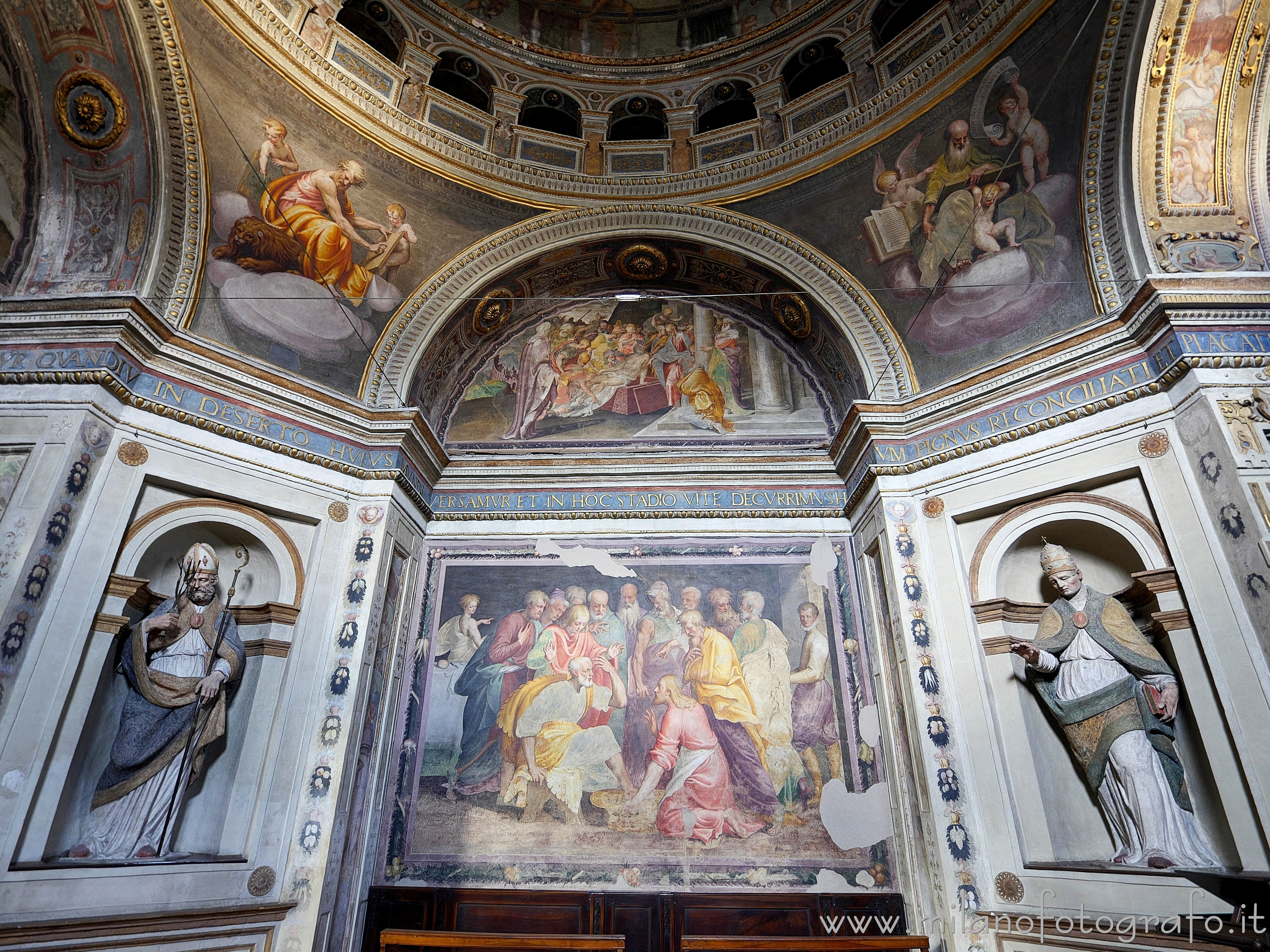 Caravaggio (Bergamo, Italy): Left internal wall of the Chapel of the Blessed Sacrament in the Church of the Saints Fermo and Rustico - Caravaggio (Bergamo, Italy)