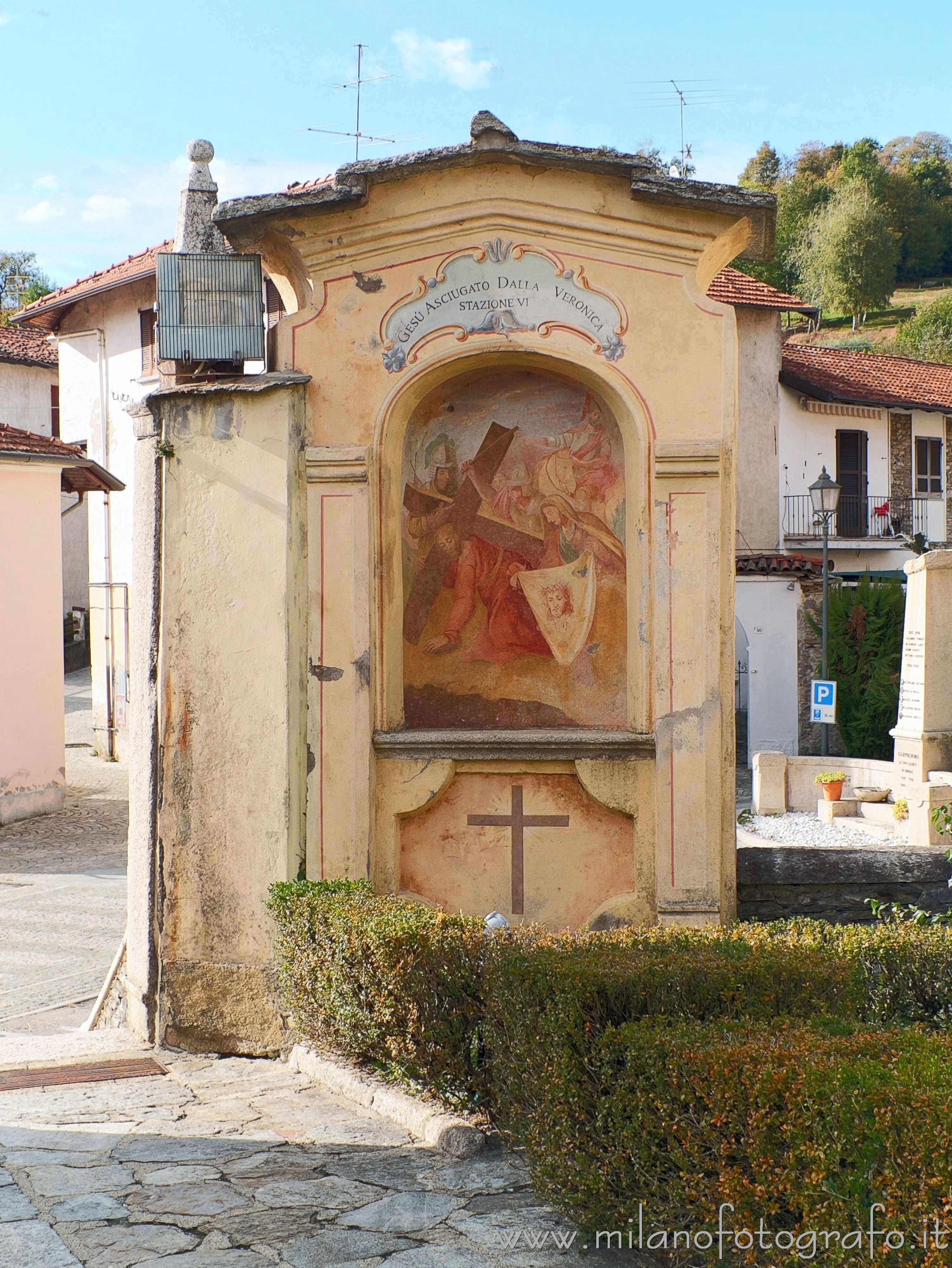 Brovello-Carpugnino (Verbano-Cusio-Ossola): Sesta stazione della via crucis posta intorno alla Chiesa di San Donato - Brovello-Carpugnino (Verbano-Cusio-Ossola)