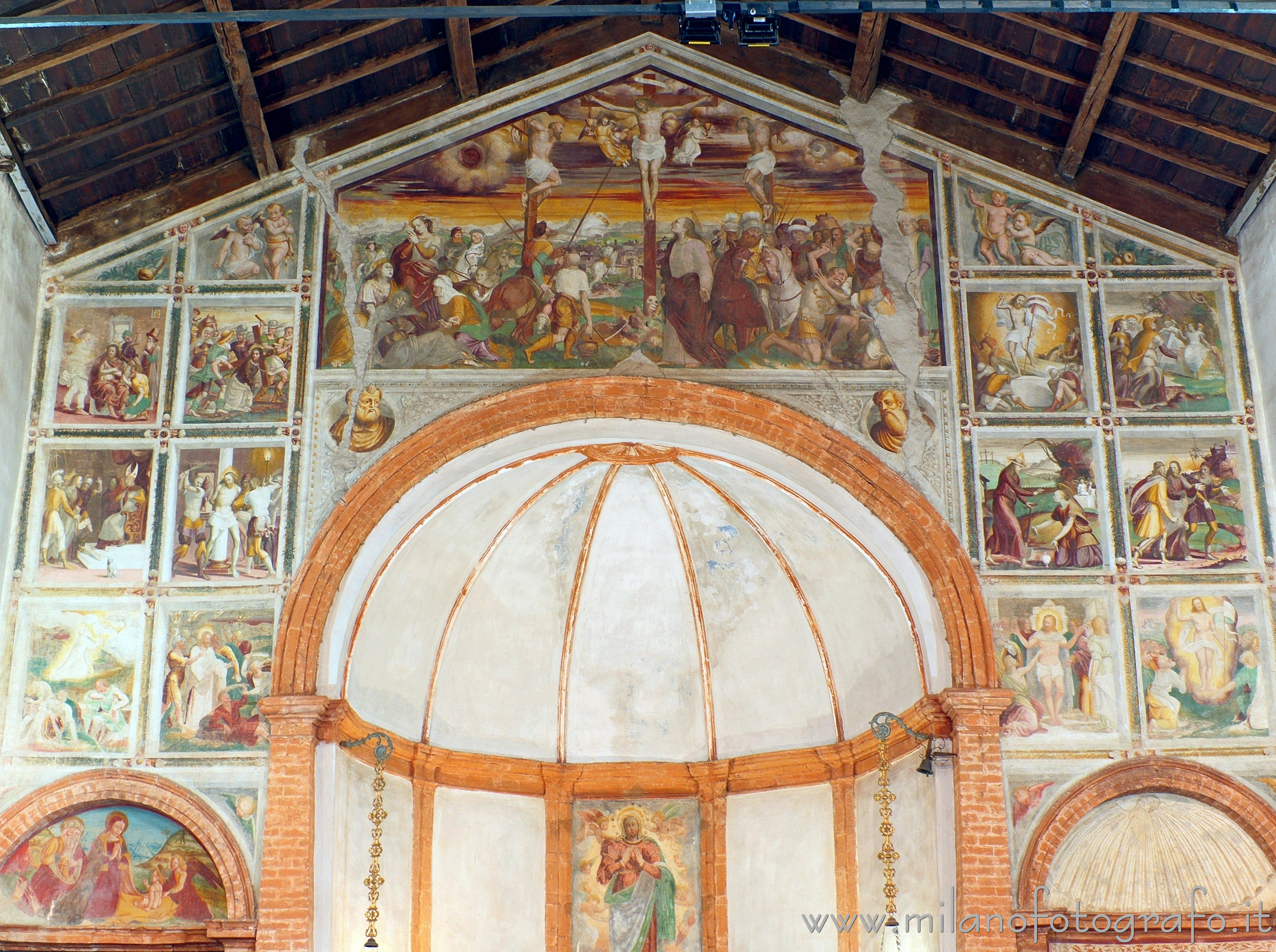 Cavenago di Brianza (Monza e Brianza, Italy): Cycle of frescoes dedicated to the life of Jesus in the Church of Santa Maria in Campo - Cavenago di Brianza (Monza e Brianza, Italy)
