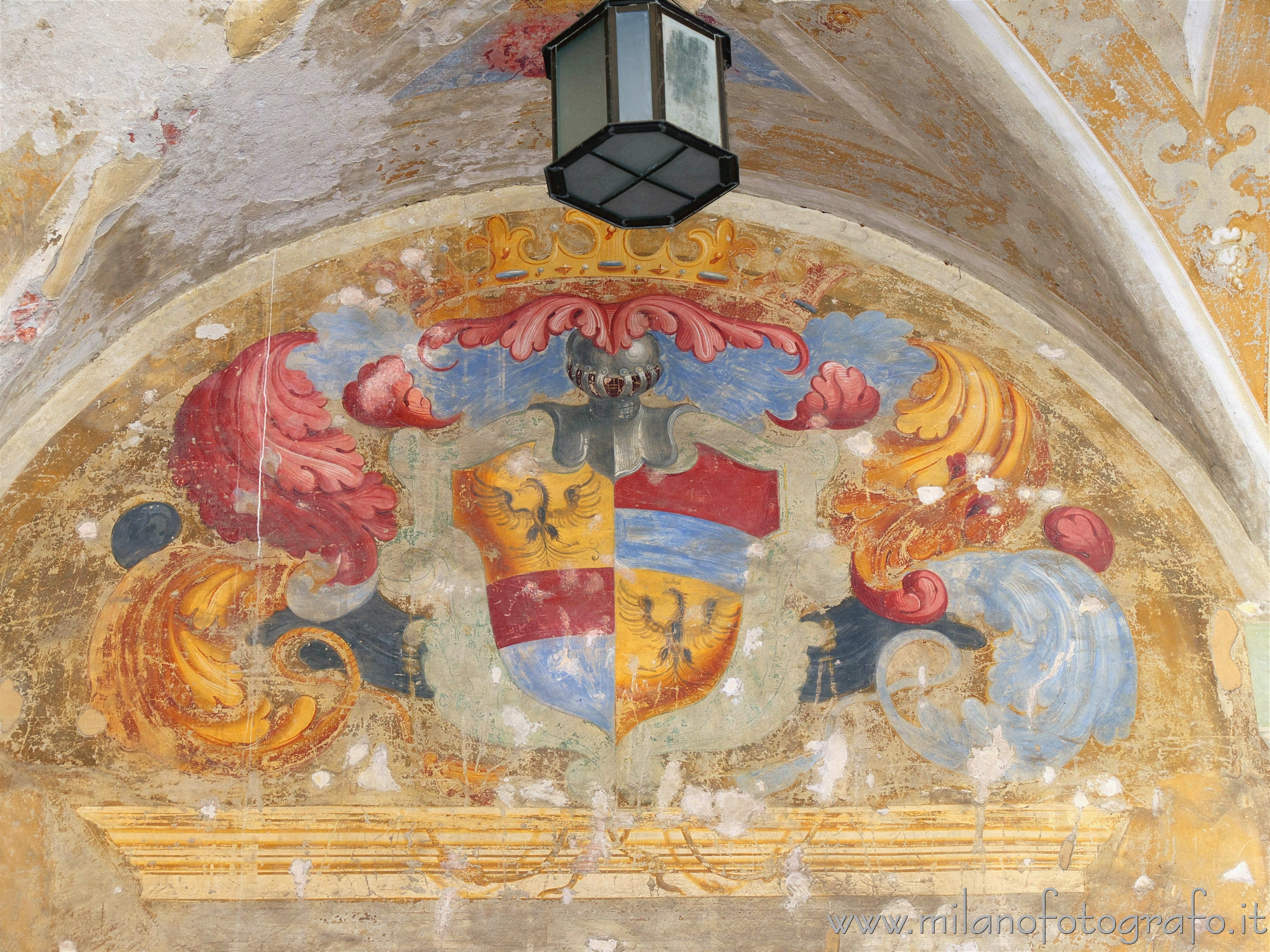 Cavernago (Bergamo, Italy): Coat of arms in the court of the Castle of Cavernago - Cavernago (Bergamo, Italy)