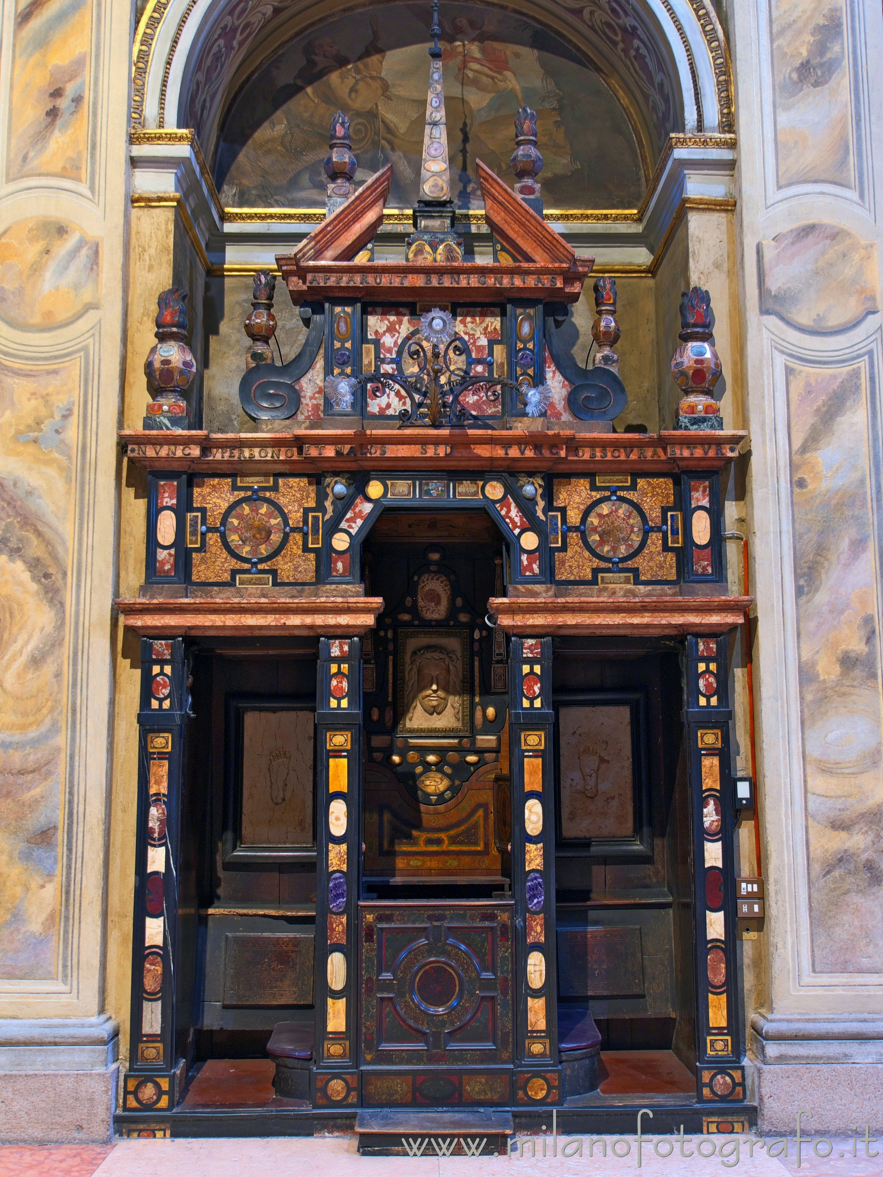 Milan (Italy): Stone confessional in the Church of Sant'Alessandro in Zebedia - Milan (Italy)