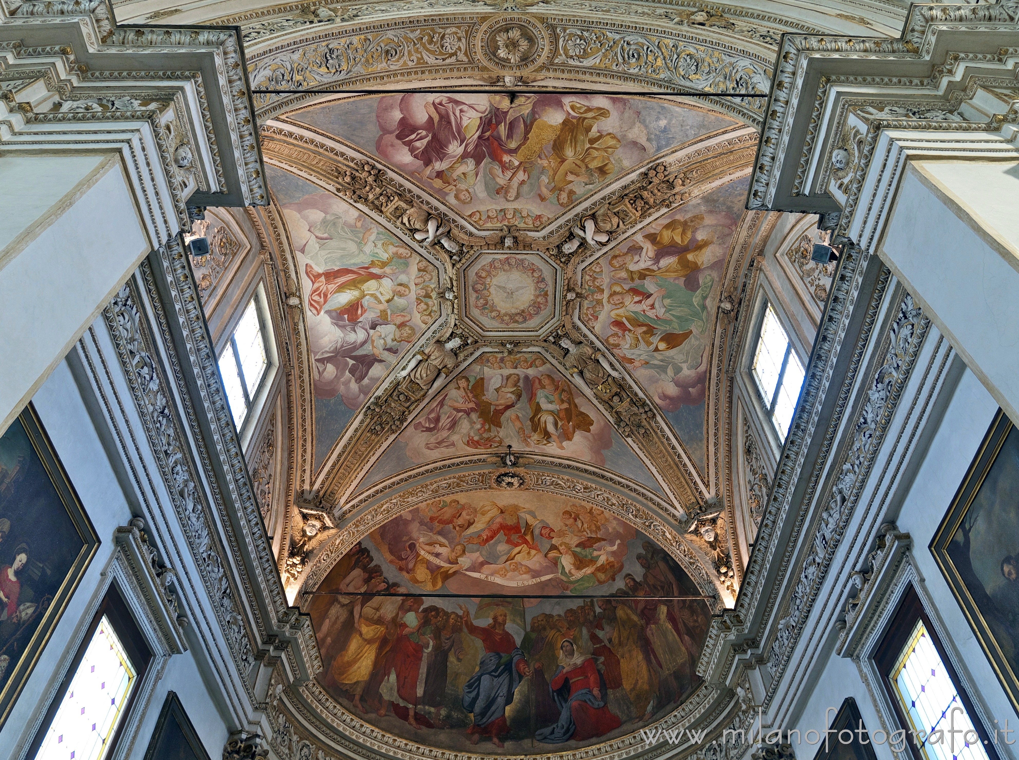 Milan (Italy): Frescos on the ceiling of the Church of the Saints Paul and Barnabas - Milan (Italy)