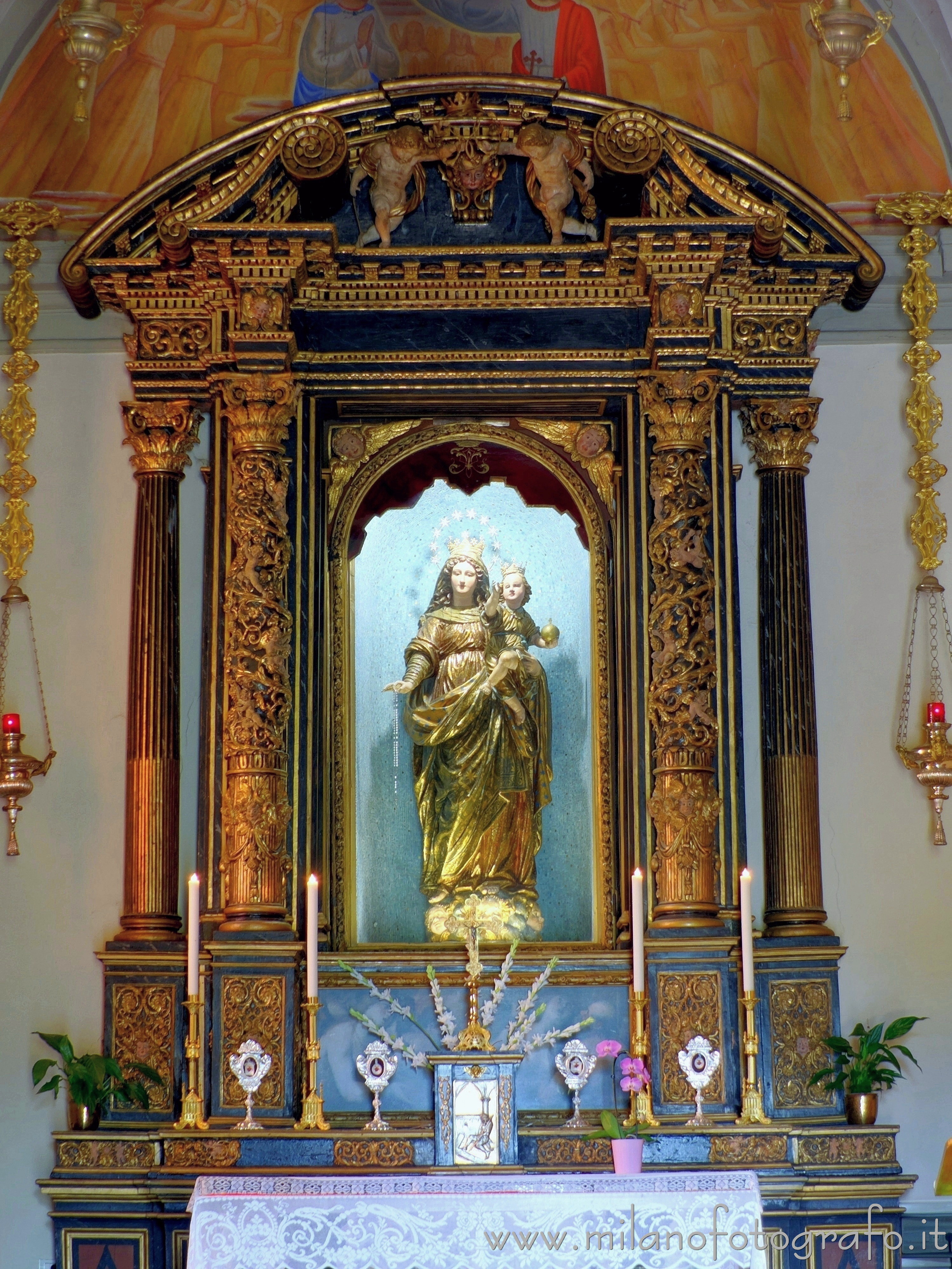 Comabbio (Varese): Ancona dell'altare del Santuario della Beata Vergine del Rosario - Comabbio (Varese)