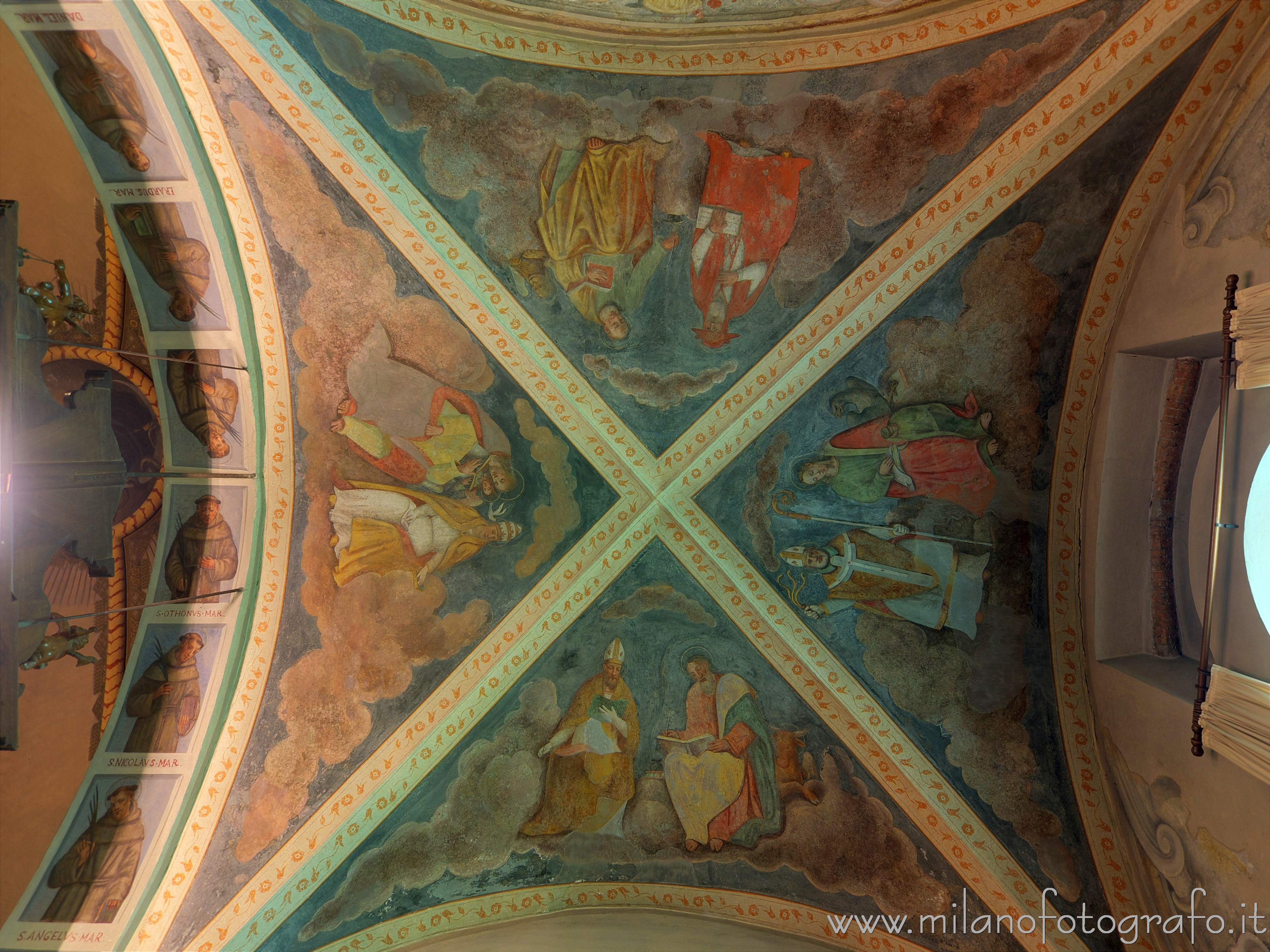Merate (Lecco): Soffitto dell'abside della chiesa del Convento di Sabbioncello - Merate (Lecco)