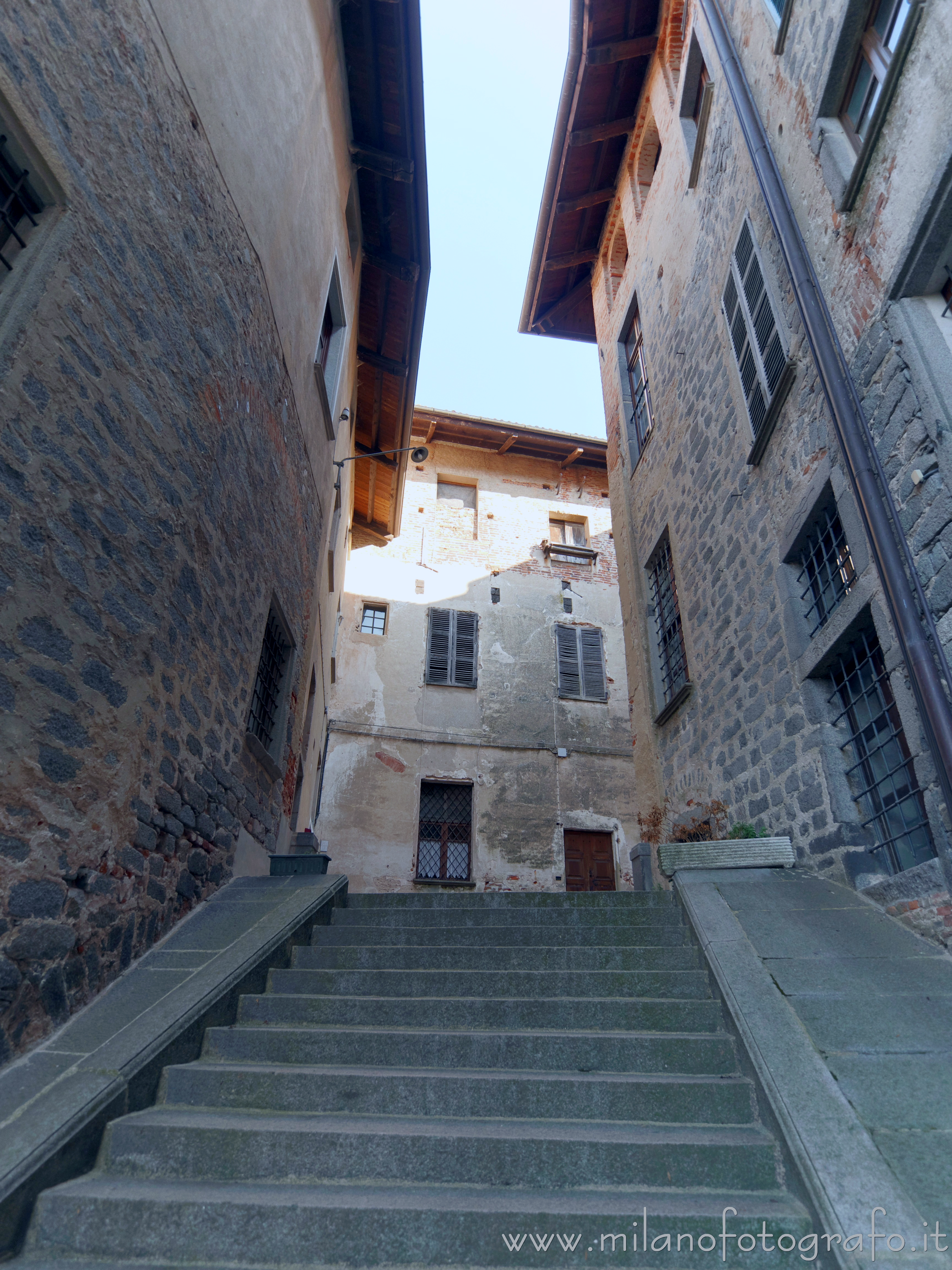 Cossato (Biella, Italy): Staircase leading to the upper courtyard of the Castellengo Castle - Cossato (Biella, Italy)