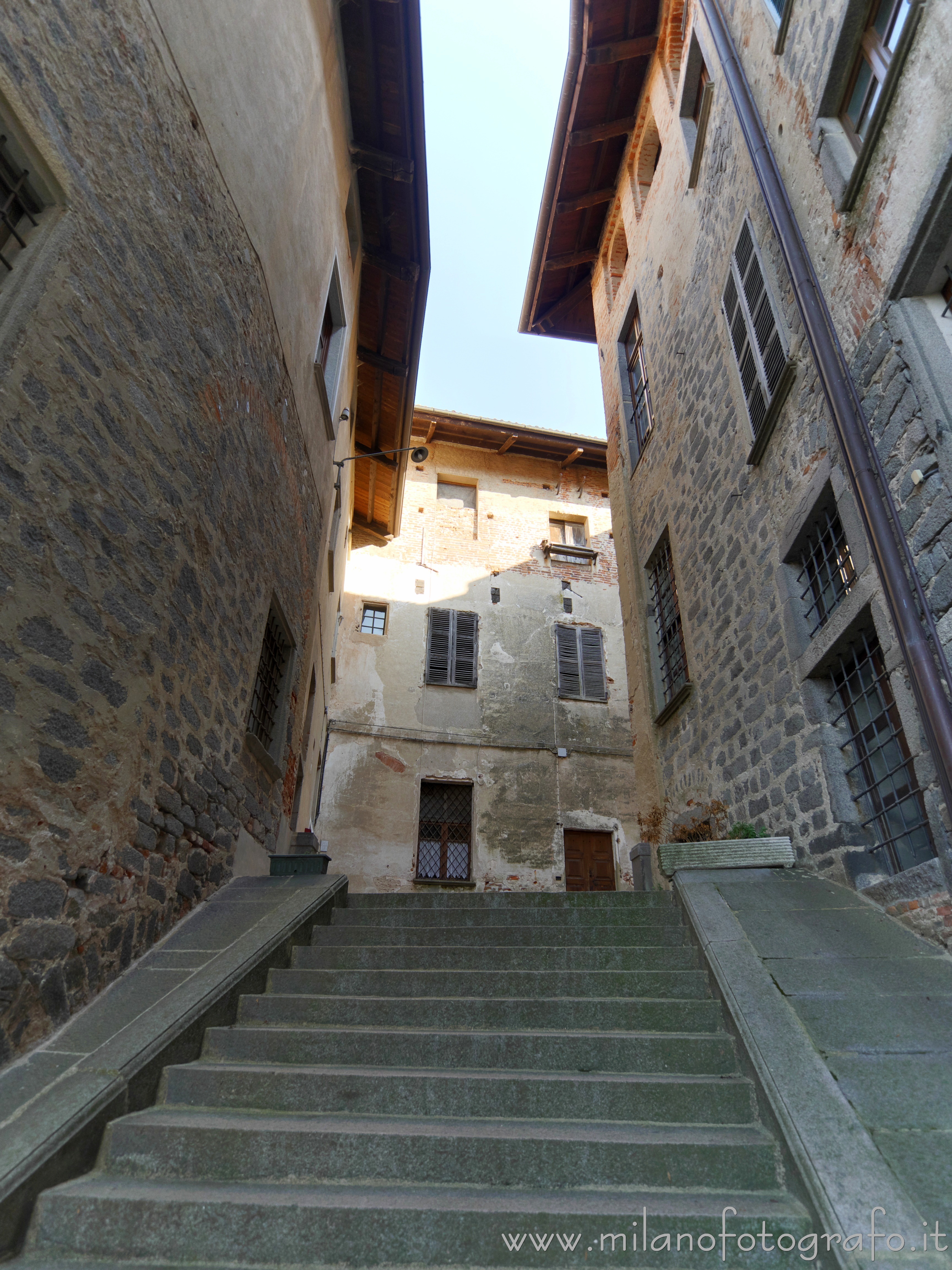 Cossato (Biella, Italy): Staircase leading to the upper courtyard of the Castellengo Castle - Cossato (Biella, Italy)