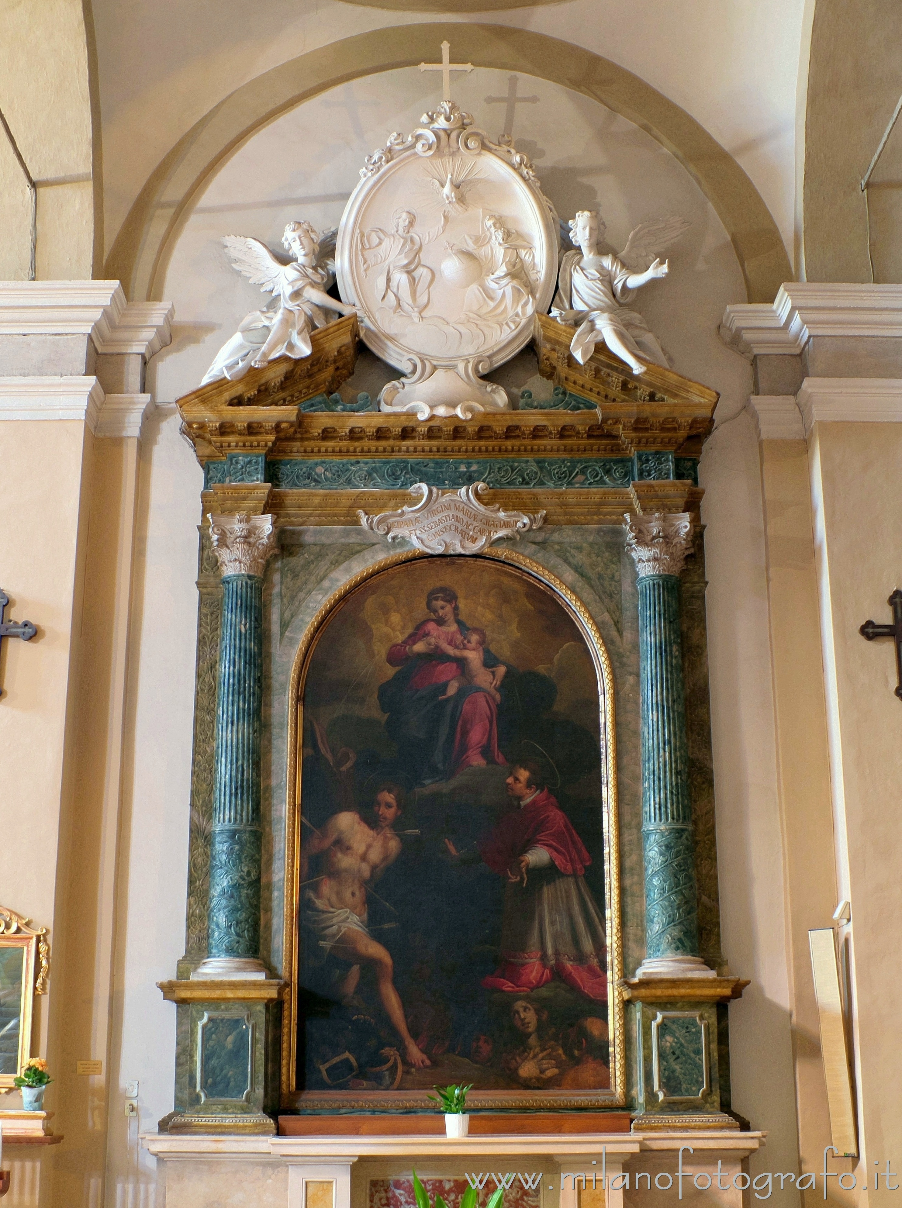 Fano (Pesaro e Urbino): Altare delle Madonna del Latte e dei Santi Sebastianone Carlo nella Basilica di San Paterniano - Fano (Pesaro e Urbino)