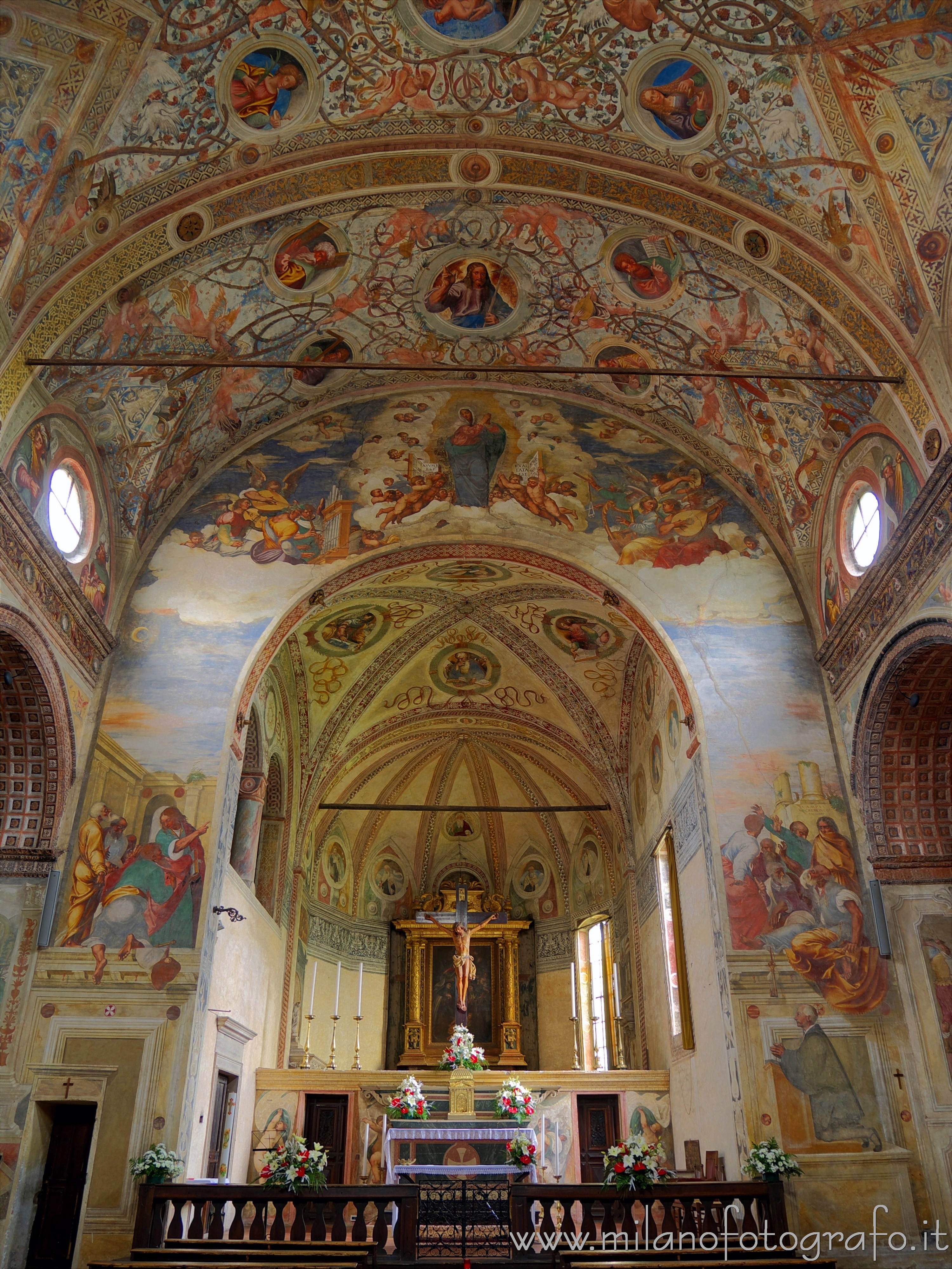 Soncino (Cremona, Italy): Bottom of the Interior of the Church of Santa Maria delle Grazie - Soncino (Cremona, Italy)
