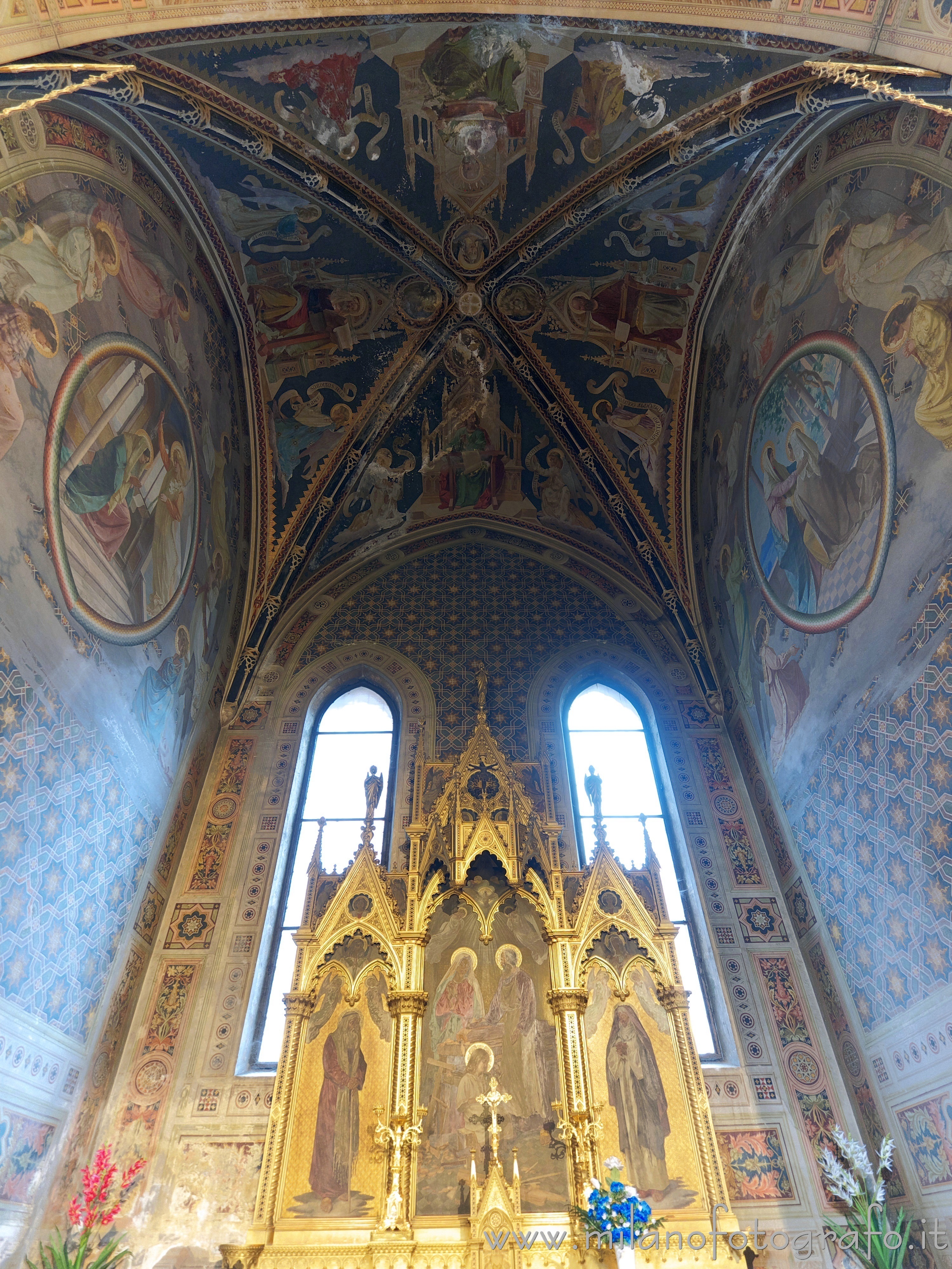 Milano: Interno della cappella della Sacra Famiglia nella Chiesa di Santa Maria del Carmine - Milano