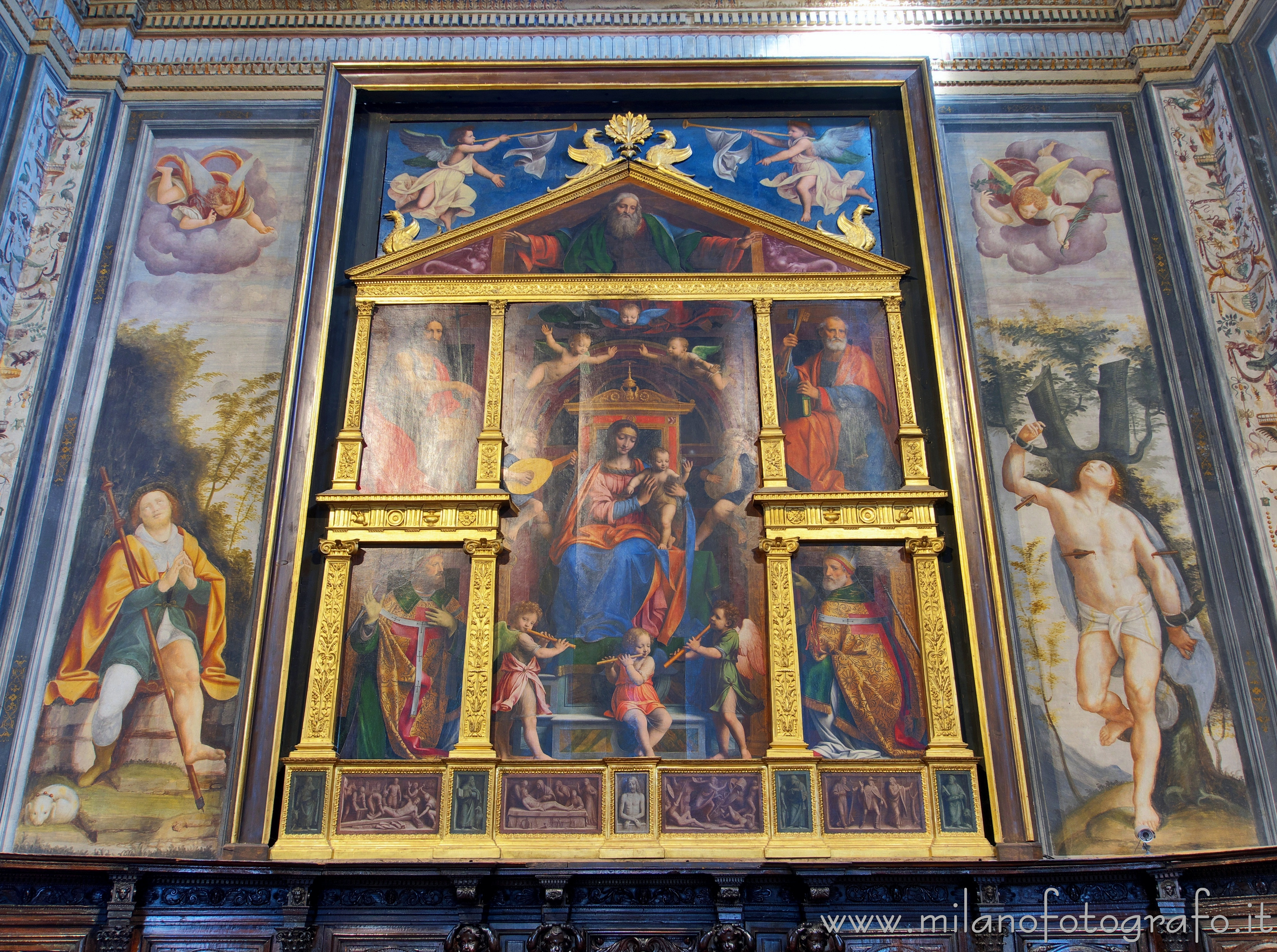 Legnano (Milan, Italy): Back wall of the main chapel of the Basilica of San Magno - Legnano (Milan, Italy)
