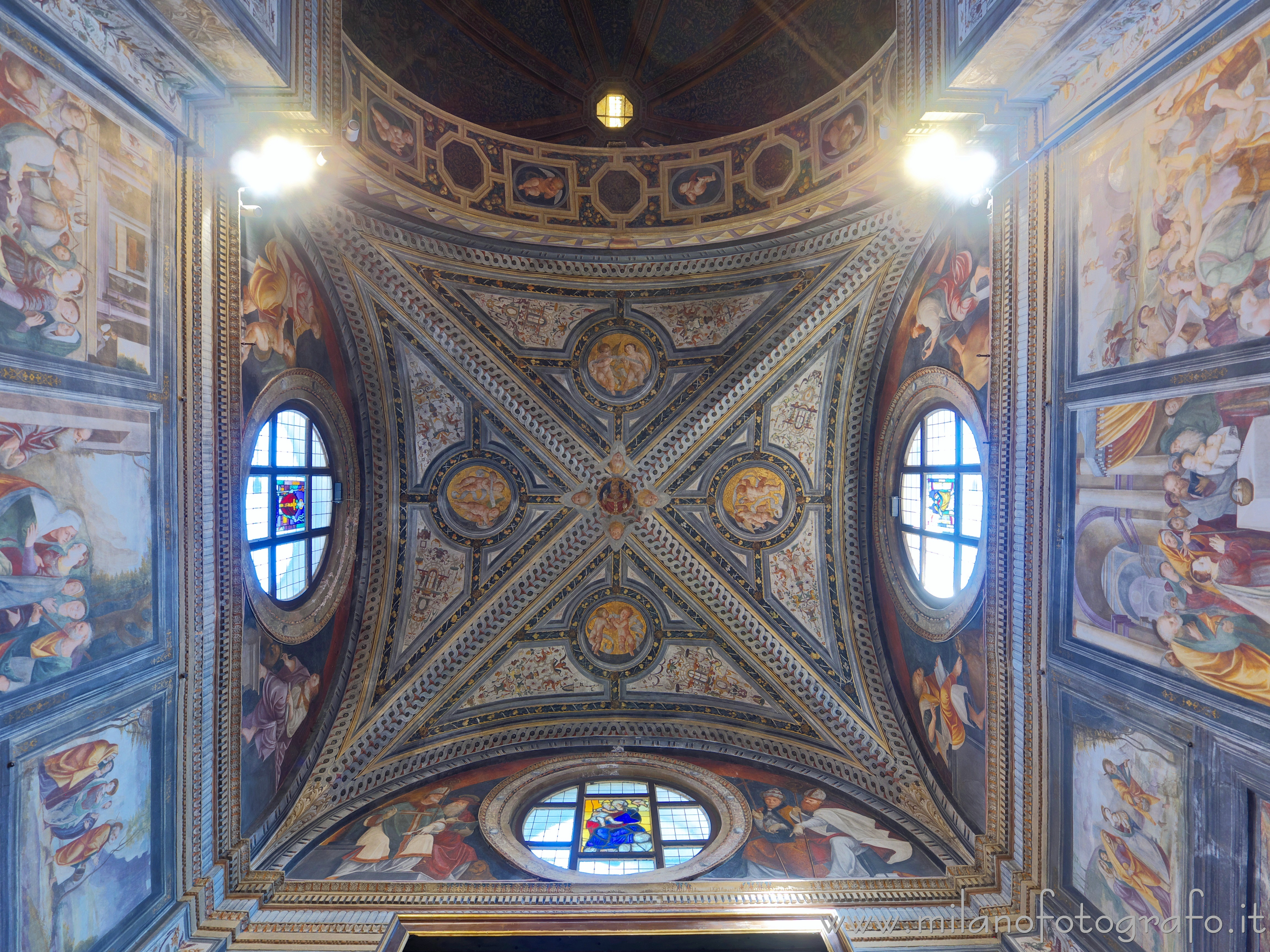 Legnano (Milan, Italy): Ceiling of the main chapel of the Basilica of San Magno - Legnano (Milan, Italy)