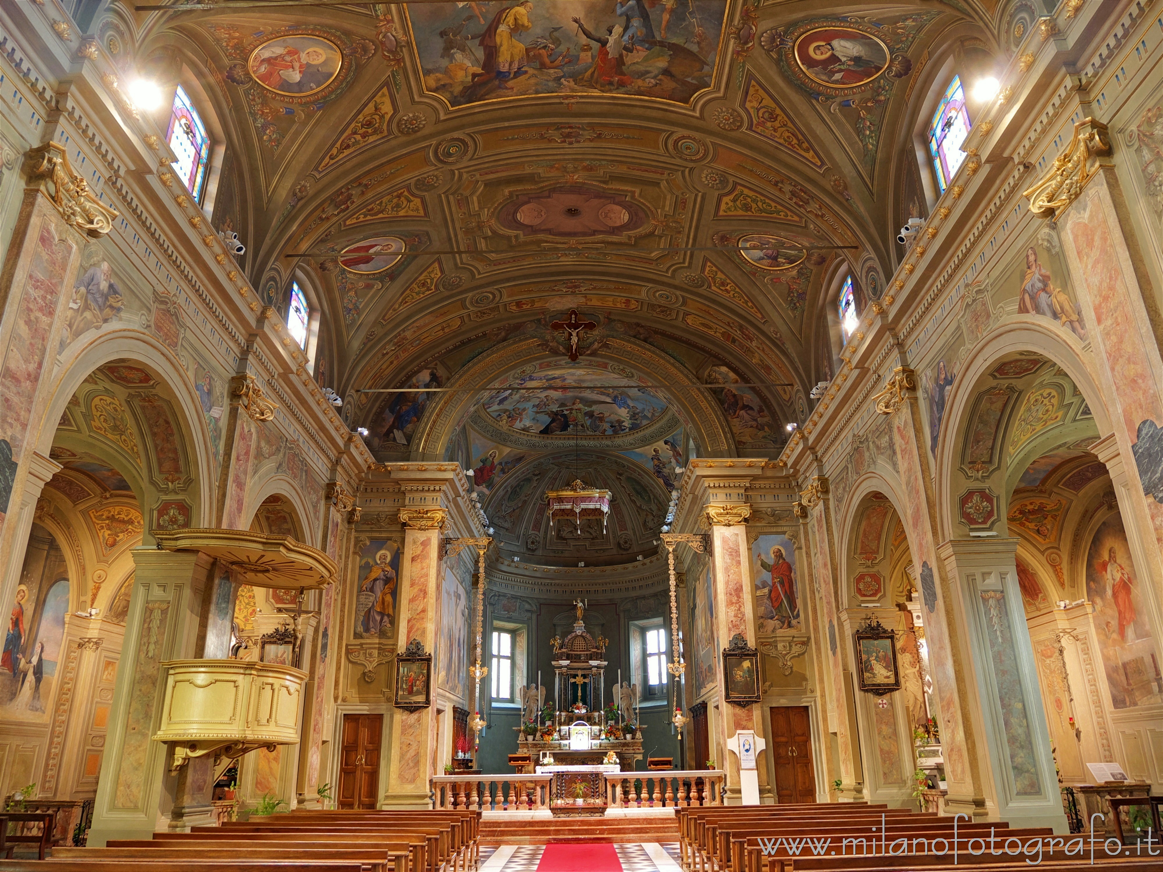 Meda (Monza e Brianza, Italy): Interior of the Sanctuary of the Holy Crucifix - Meda (Monza e Brianza, Italy)