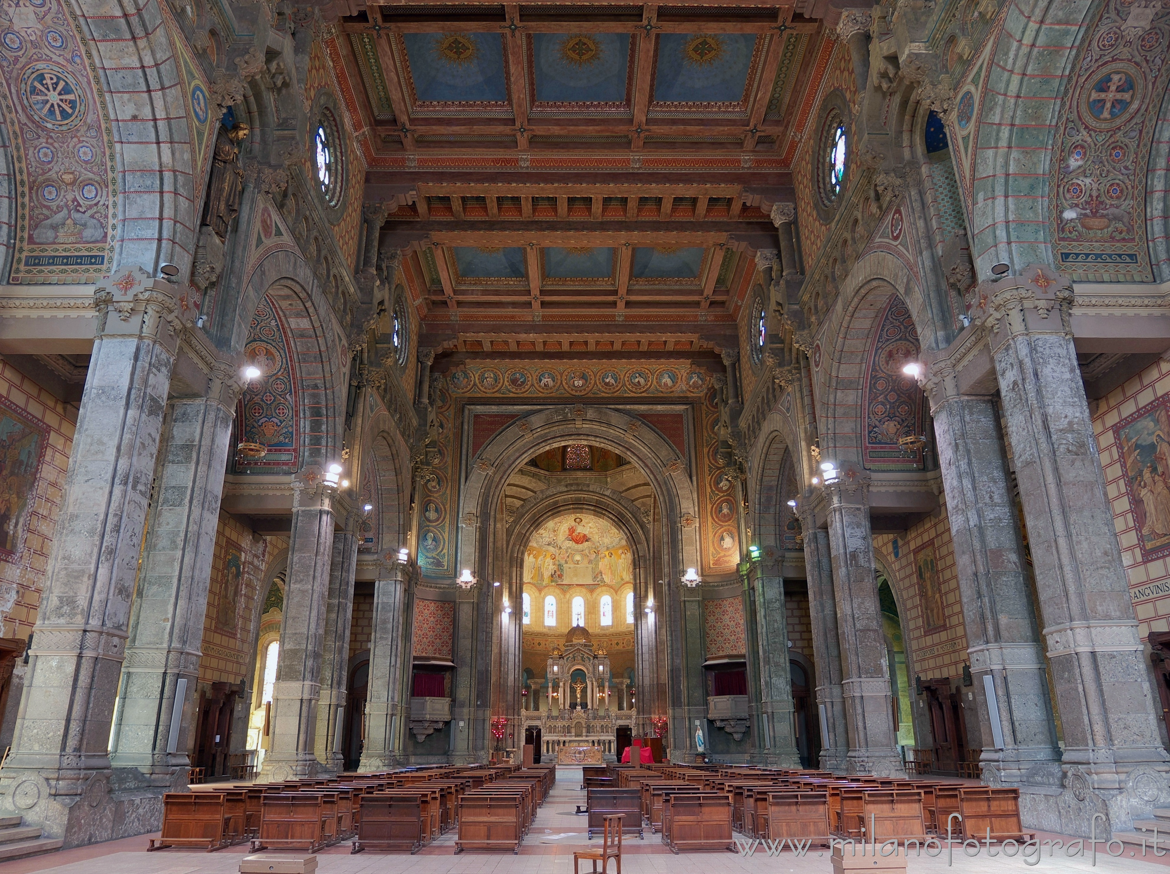 Milan (Italy): Interior of the Basilica of the Corpus Domini - Milan (Italy)