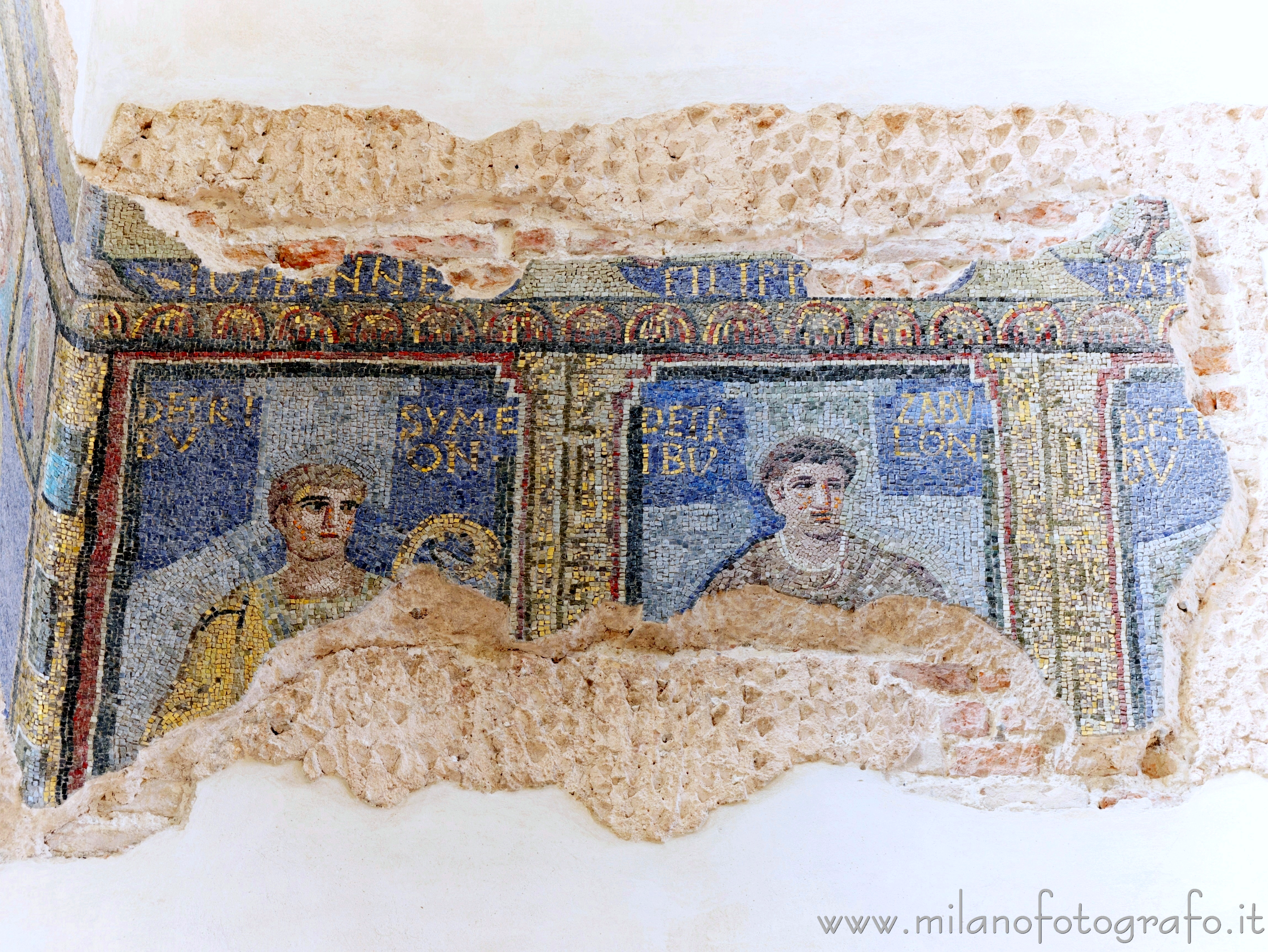 Milano: Dettaglio dei mosaici nell'atrio della Cappella di Sant'Aquilino nella Basilica di San Lorenzo Maggiore - Milano