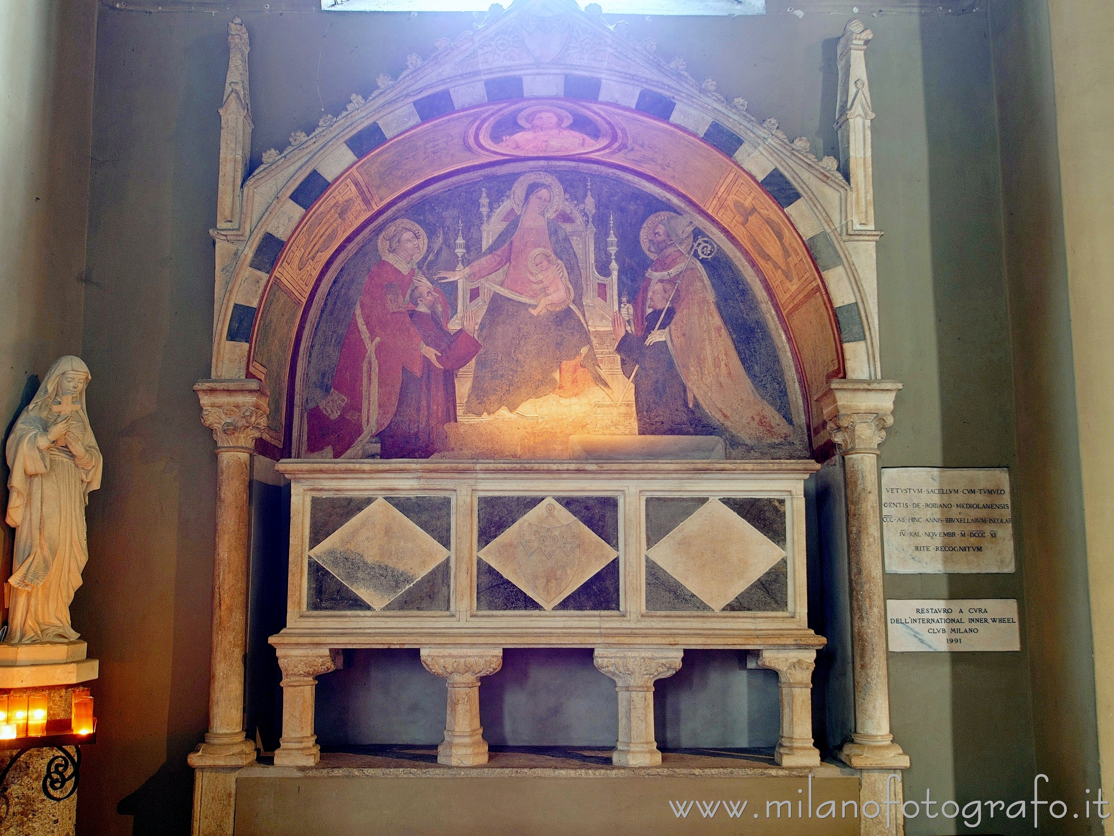 Milano: Tomba de Robbiani nella Basilica di San Lorenzo Maggiore - Milano