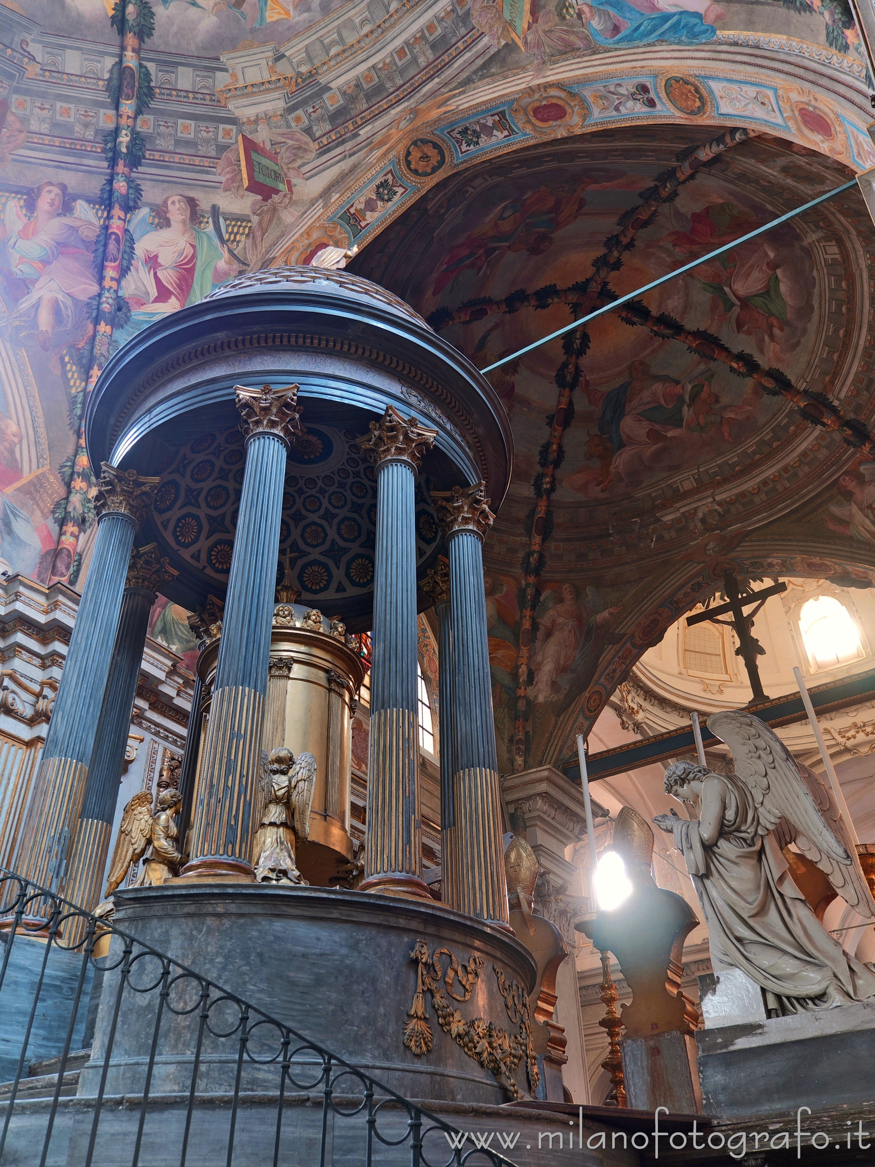 Milano: Tabernacolo dell'altare maggiore della Basilica di San Marco - Milano