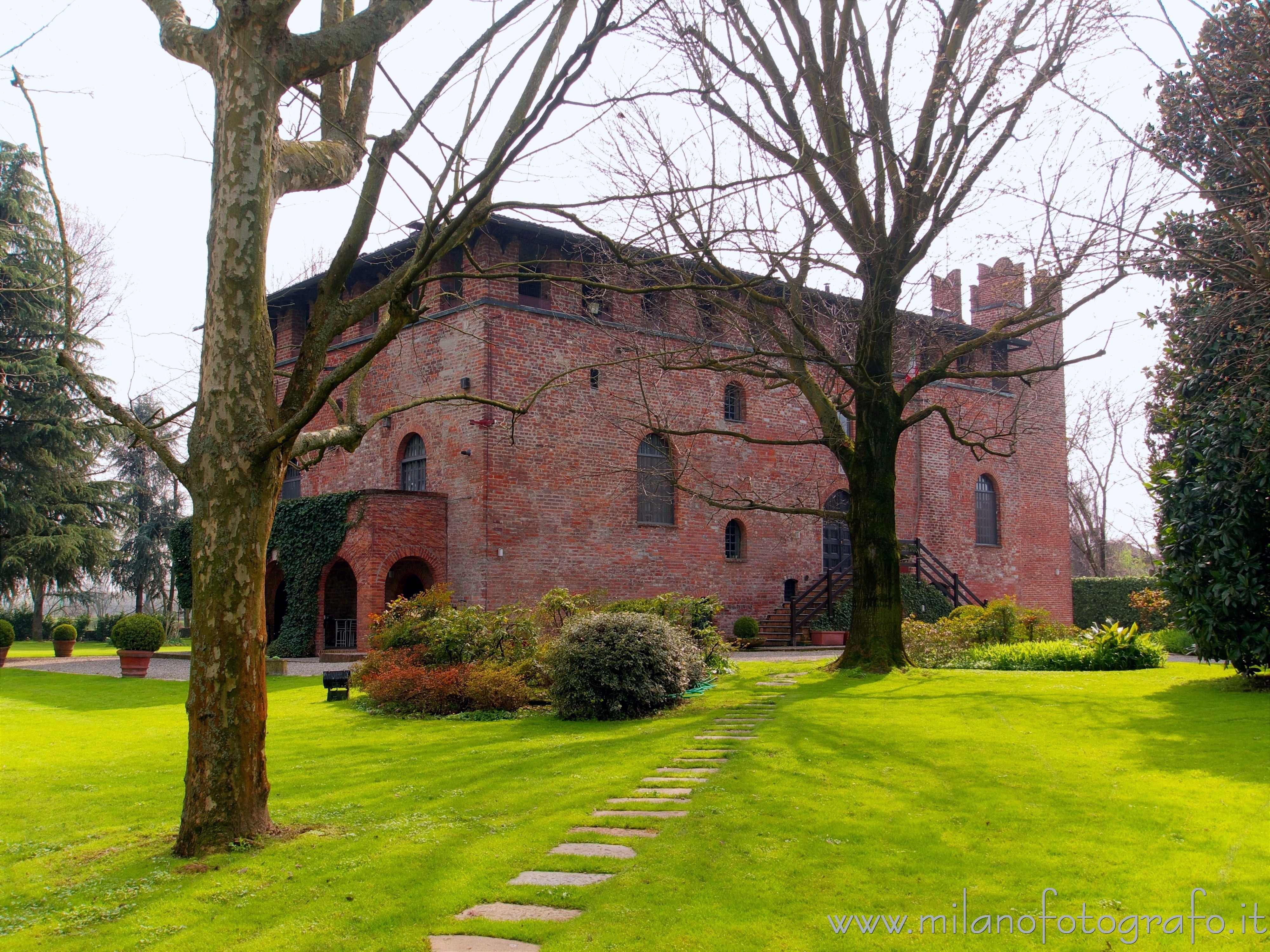 Milan (Italy): Castle of Macconago, the second castle of Milan - Milan (Italy)