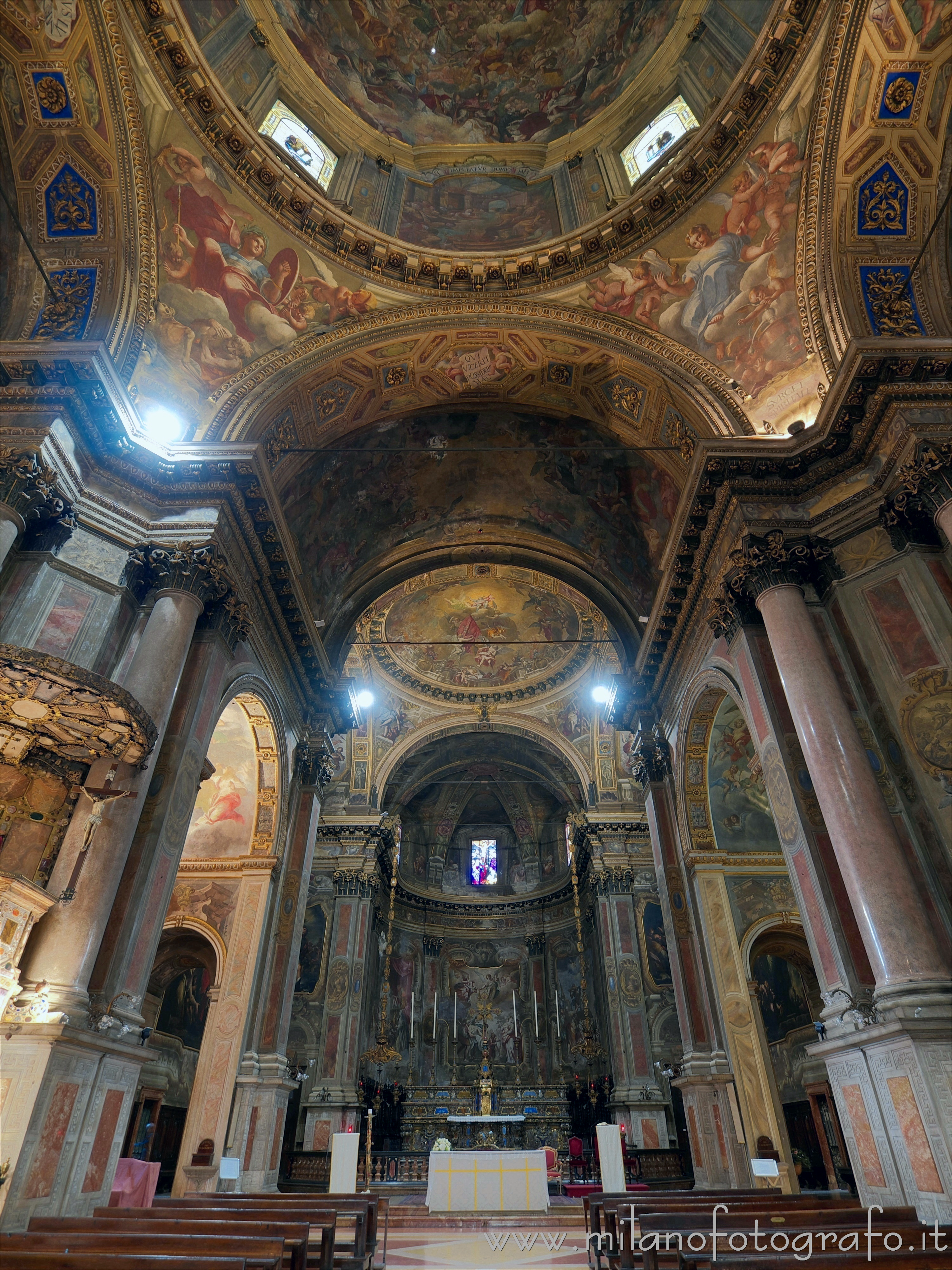 Milan (Italy): Central nave of the Church of Sant'Alessandro in Zebedia - Milan (Italy)