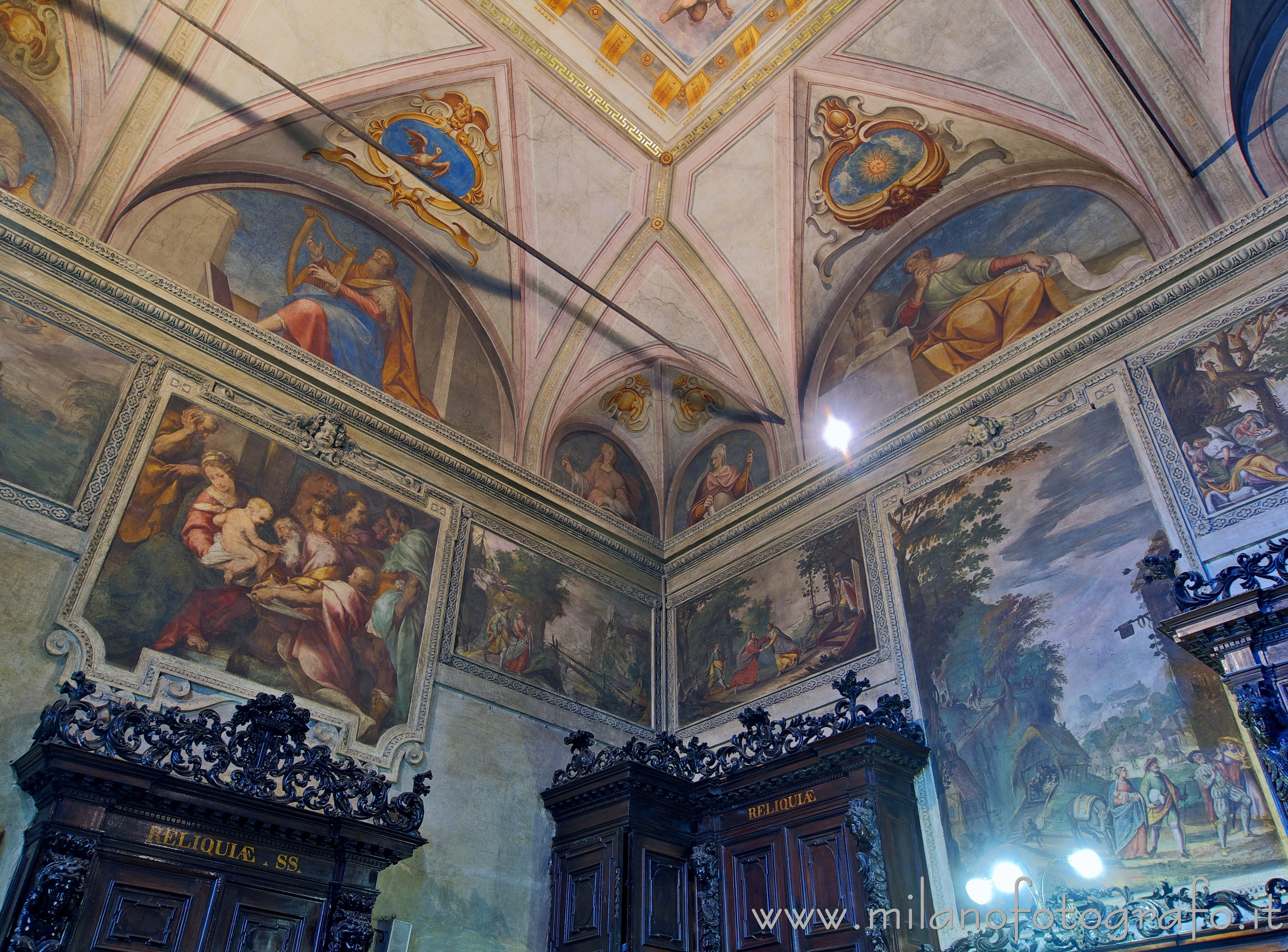 Milan (Italy): Frescoed walls of the sacristy of the Church of Sant'Alessandro in Zebedia - Milan (Italy)