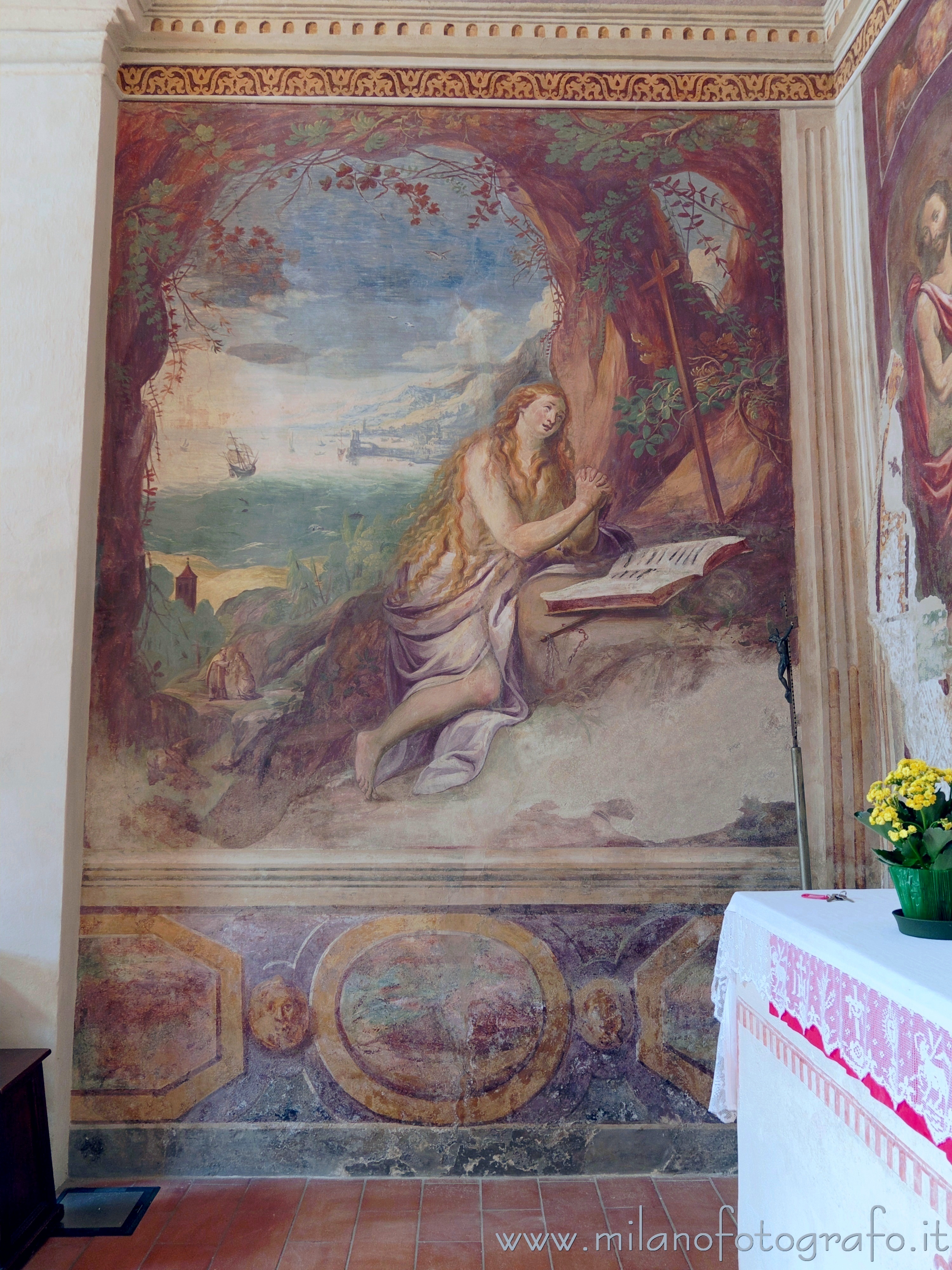 Milano: Parete sinistra dell'abside dell'Oratorio di Santa Maria Maddalena
 - Milano