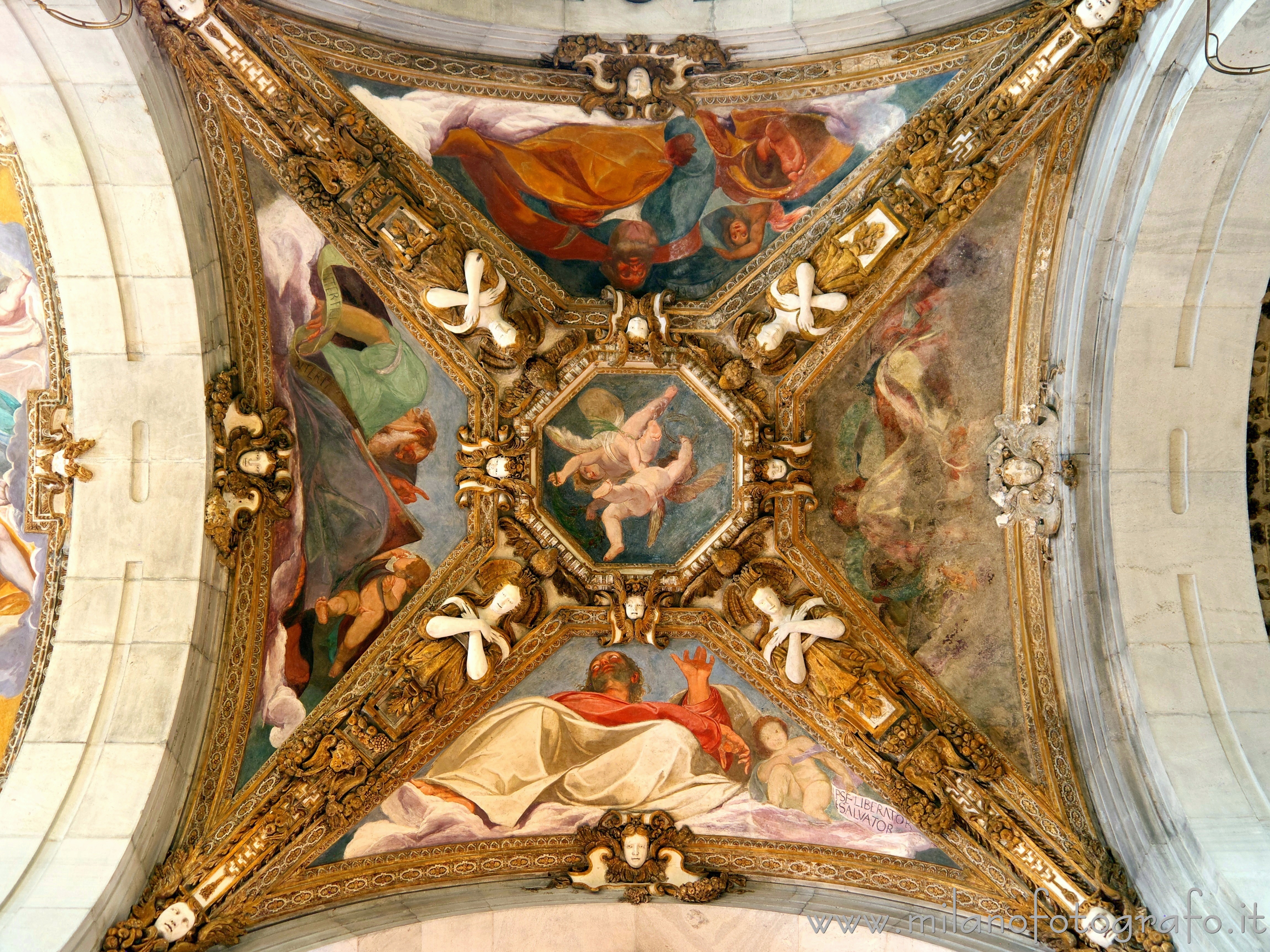 Milano: Volta decorata di una delle campate delle navate laterali della Chiesa di Santa Maria dei Miracoli - Milano