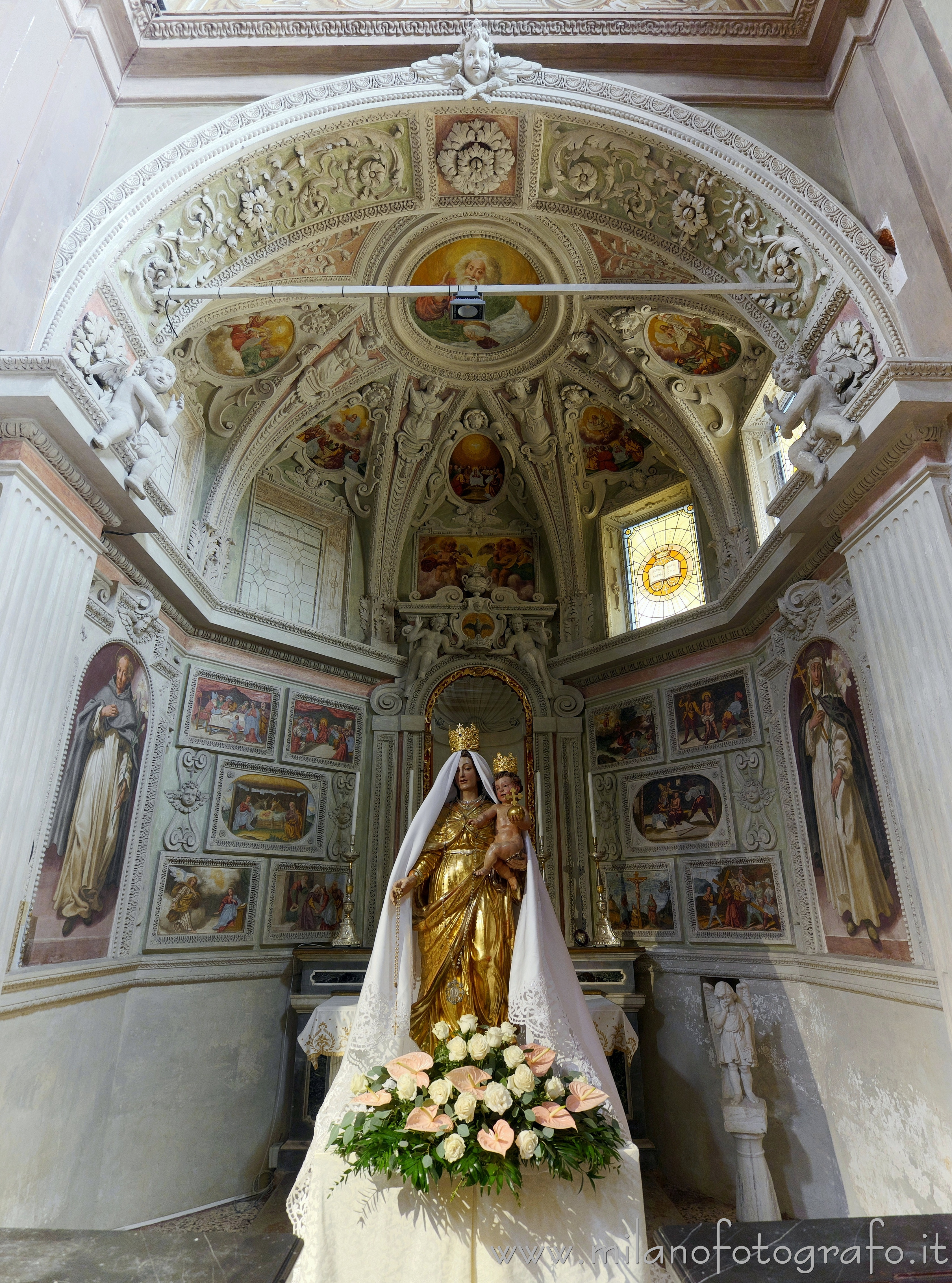 Momo (Novara): Cappella della Madonna del Rosario nella Chiesa della Natività di Maria Vergine - Momo (Novara)