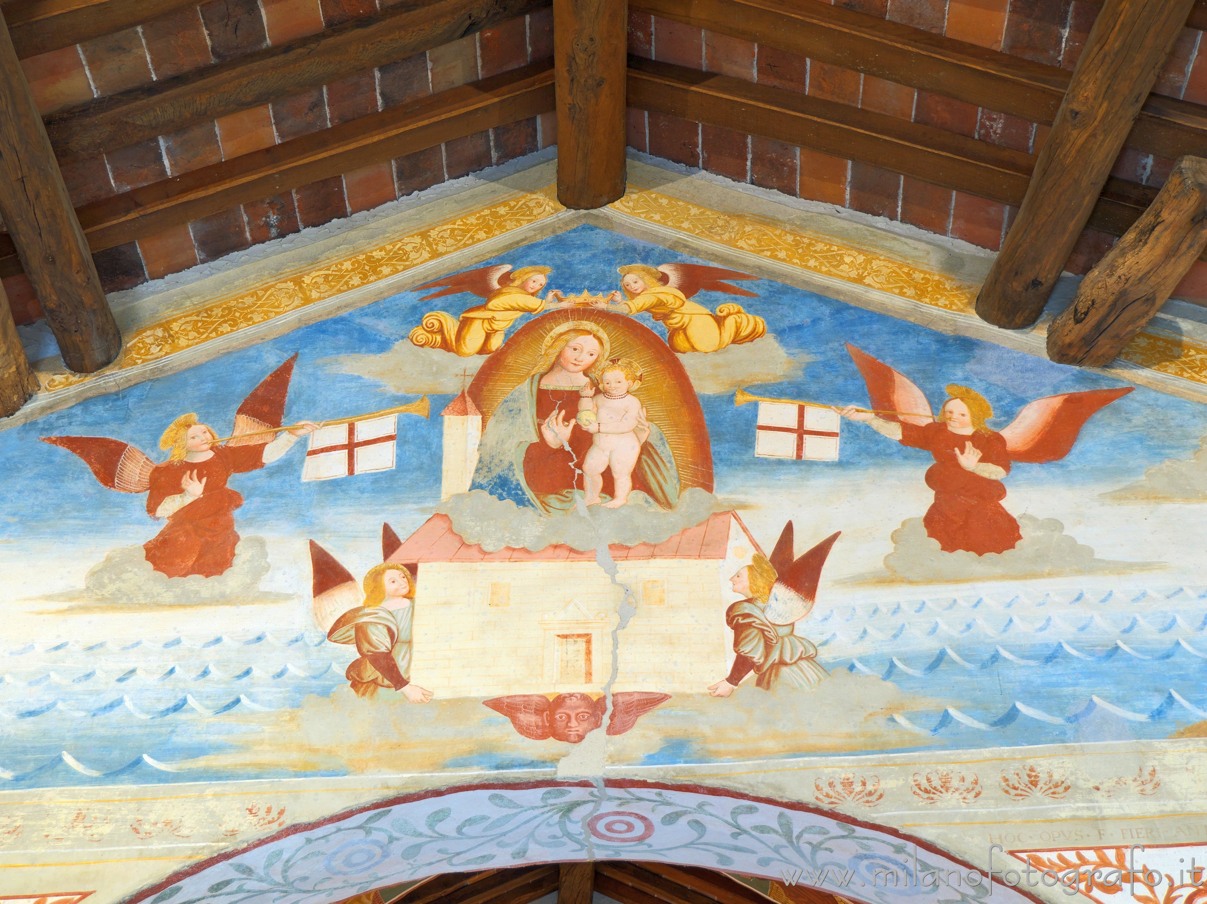 Momo (Novara, Italy): Fresco of the Trasport of the Holy House of Loreto in the Oratory of the Holy Trinity - Momo (Novara, Italy)