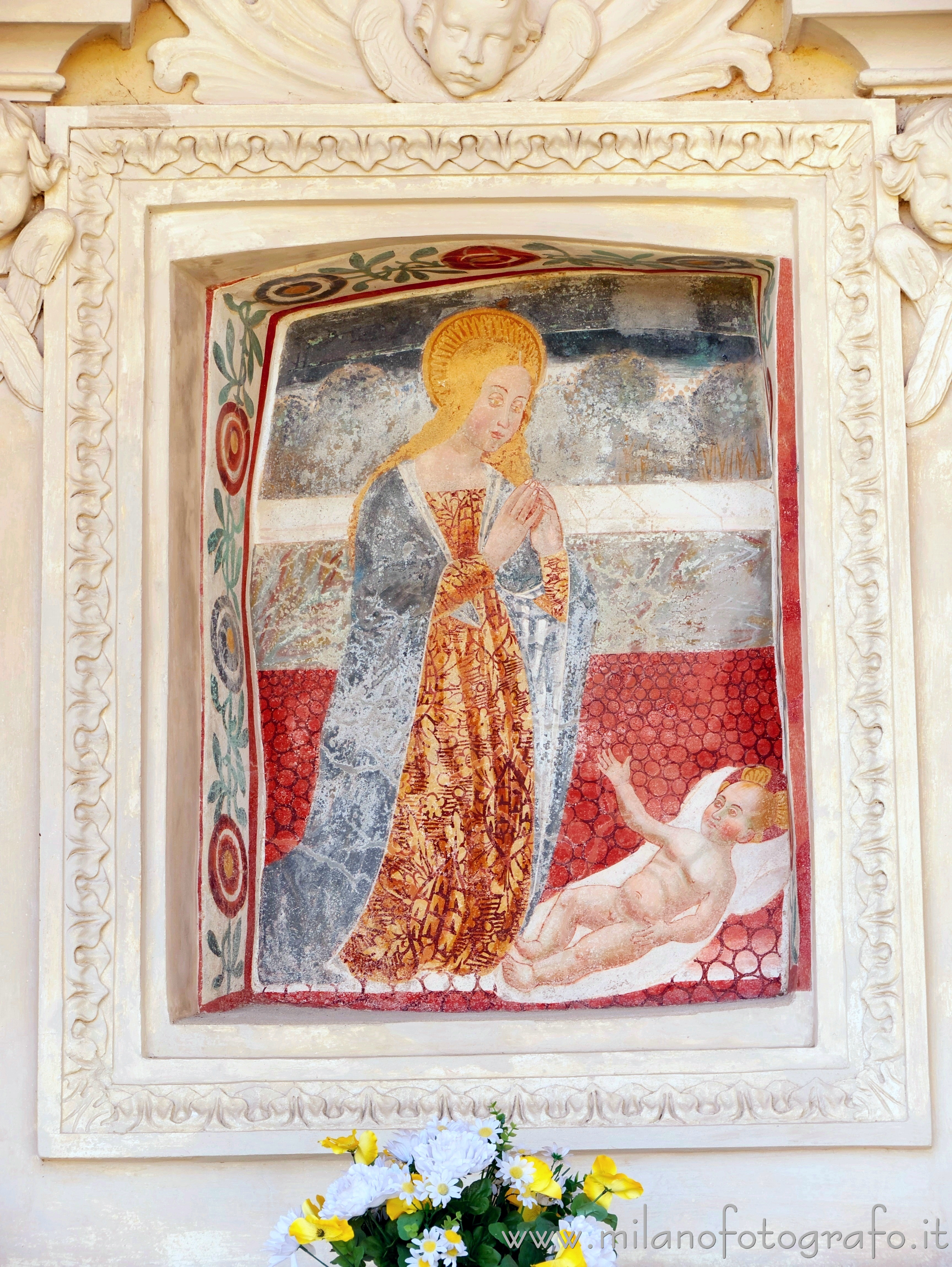 Momo (Novara, Italy): Our Lady of the Nativity on the rear wall of the Oratory of the Holy Trinity - Momo (Novara, Italy)