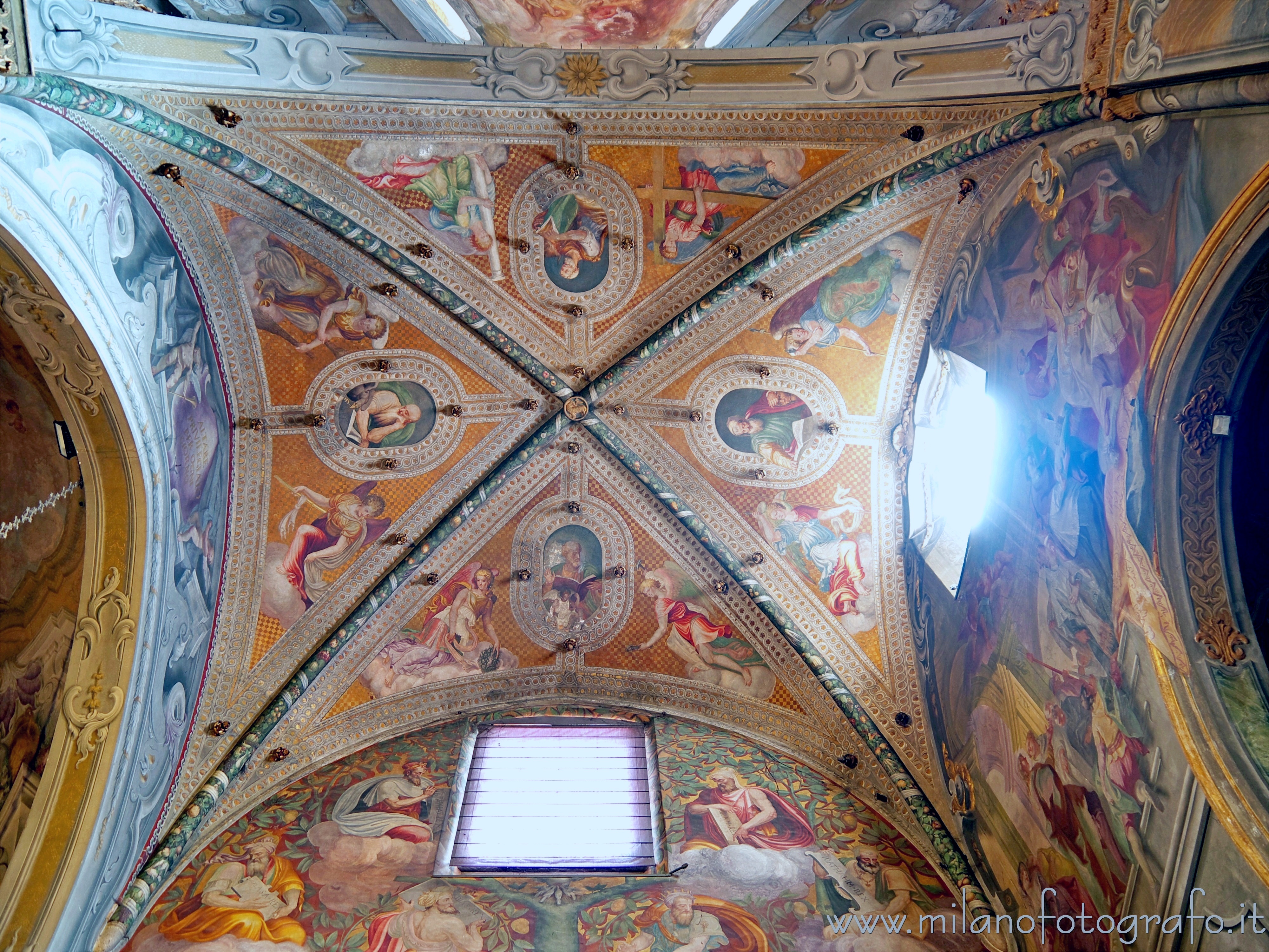 Monza (Monza e Brianza, Italy): Ceiling of the right arm of the transept of the Cathedral of Monza - Monza (Monza e Brianza, Italy)