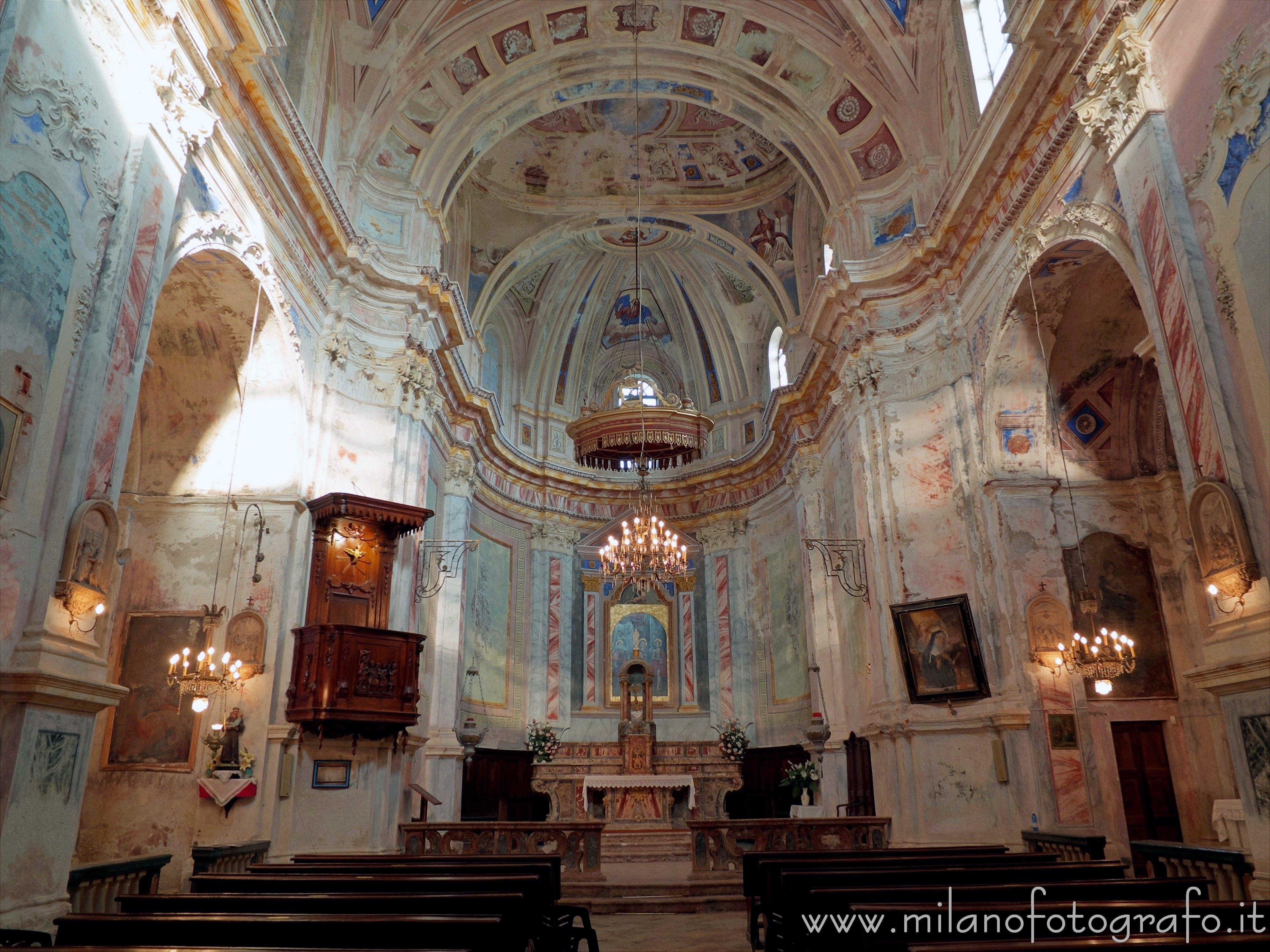 Mottalciata (Biella, Italy): Interior of the Church of San Vincenzo - Mottalciata (Biella, Italy)
