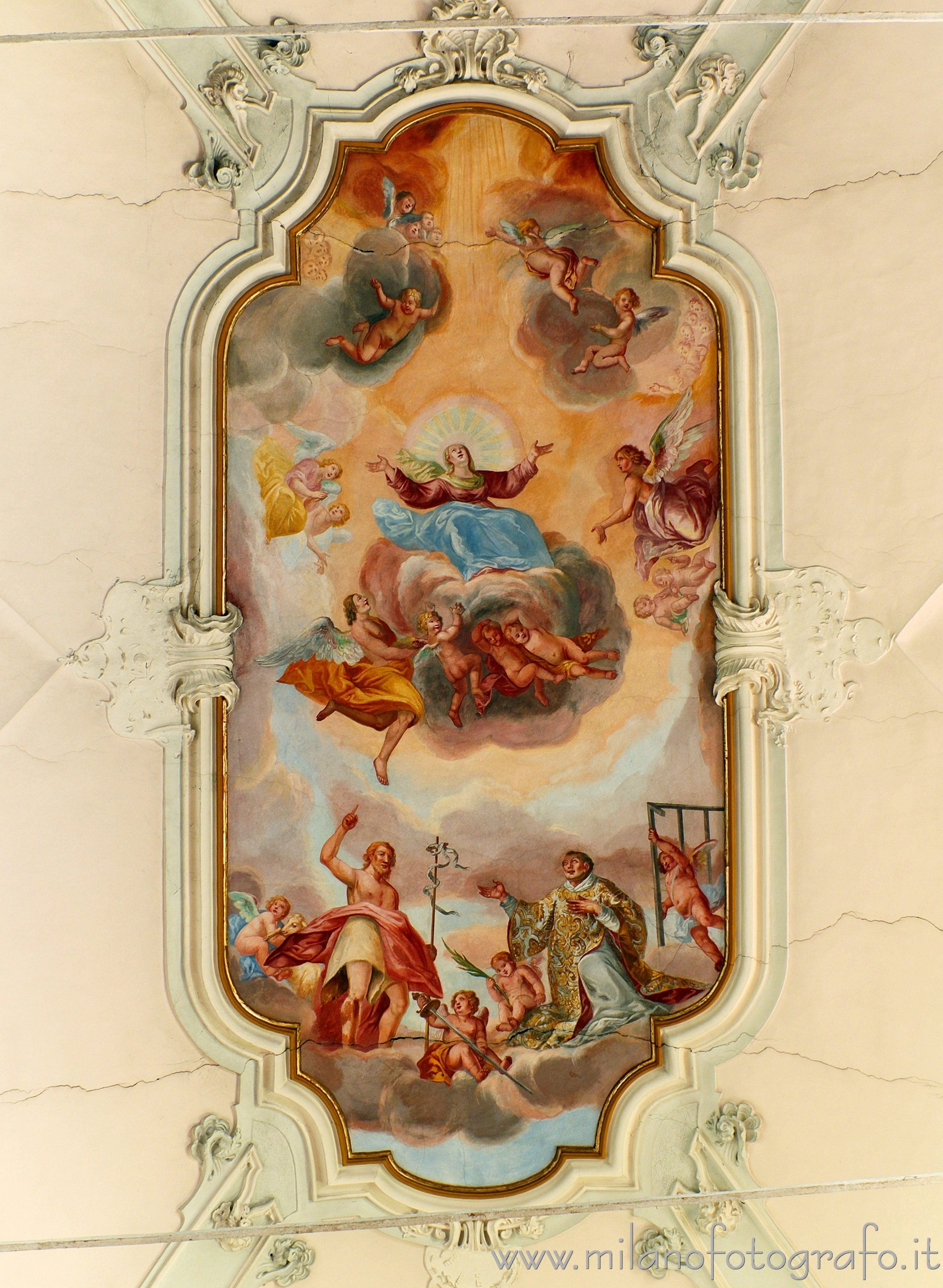 Oggiono (Lecco): Affresco dell'Assunzione sul soffitto della Chiesa di San Lorenzo - Oggiono (Lecco)