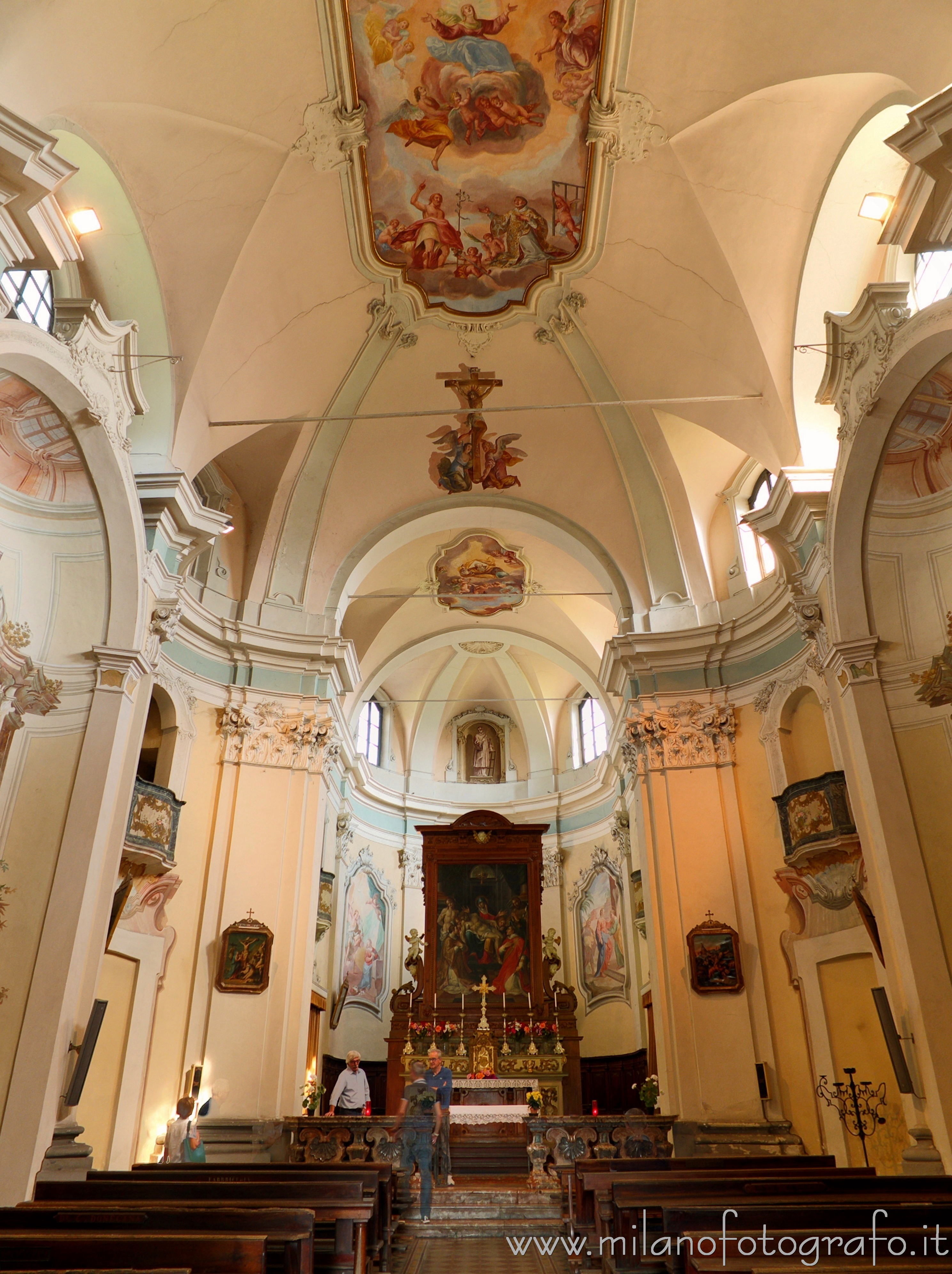 Oggiono (Lecco, Italy): Interiors of the Church of San Lorenzo - Oggiono (Lecco, Italy)