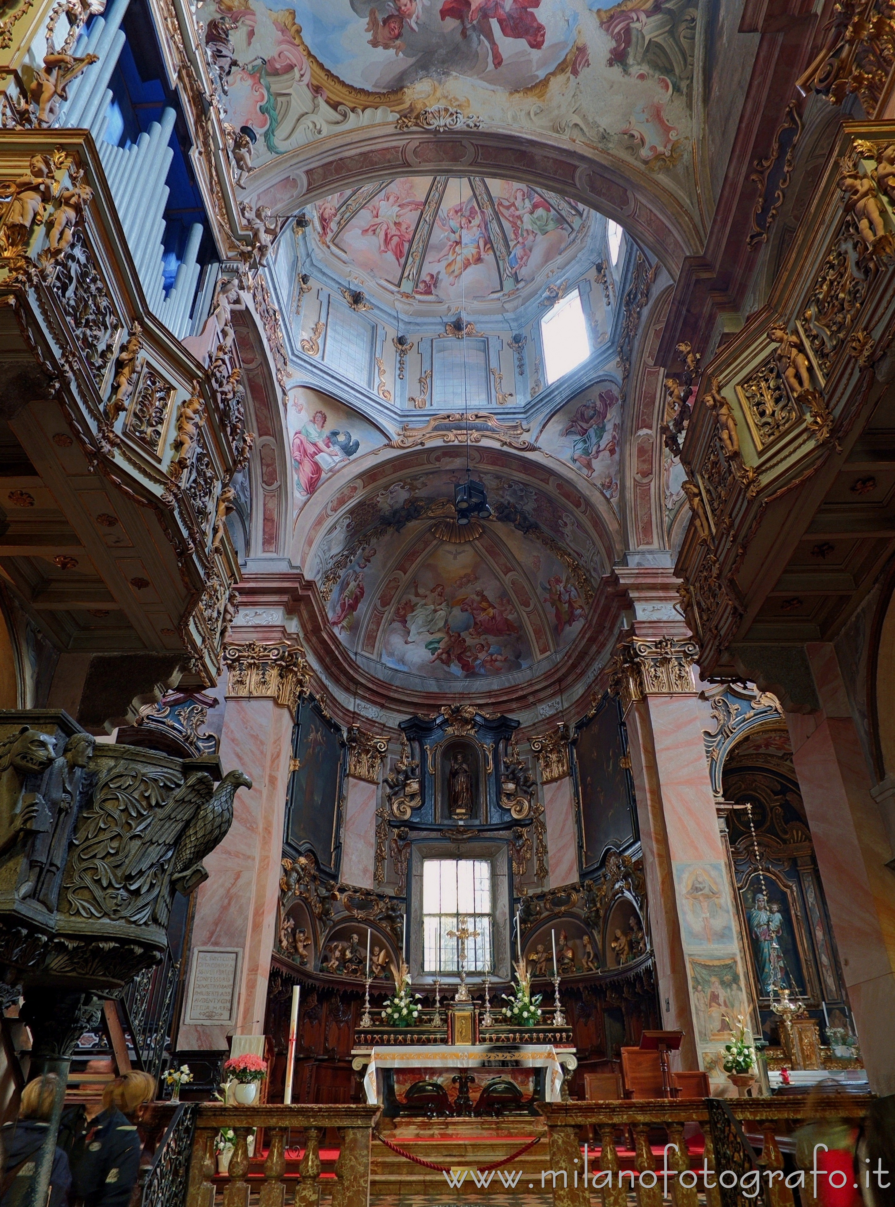 Orta San Giulio (Novara, Italy): Pulpits and choirs in the Basilica of San Giulio - Orta San Giulio (Novara, Italy)