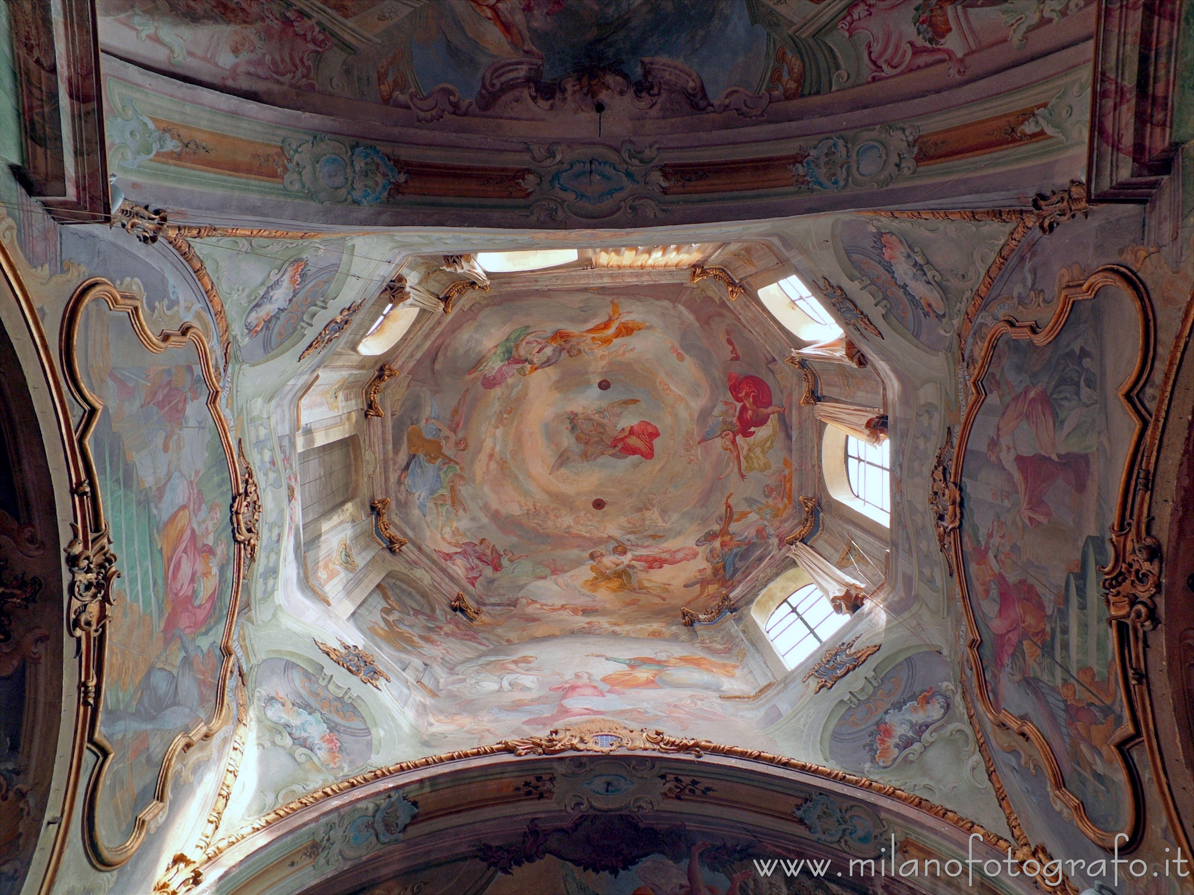 Orta San Giulio (Novara, Italy): Interior of the tiburium of the Church of Santa Maria Assunta - Orta San Giulio (Novara, Italy)