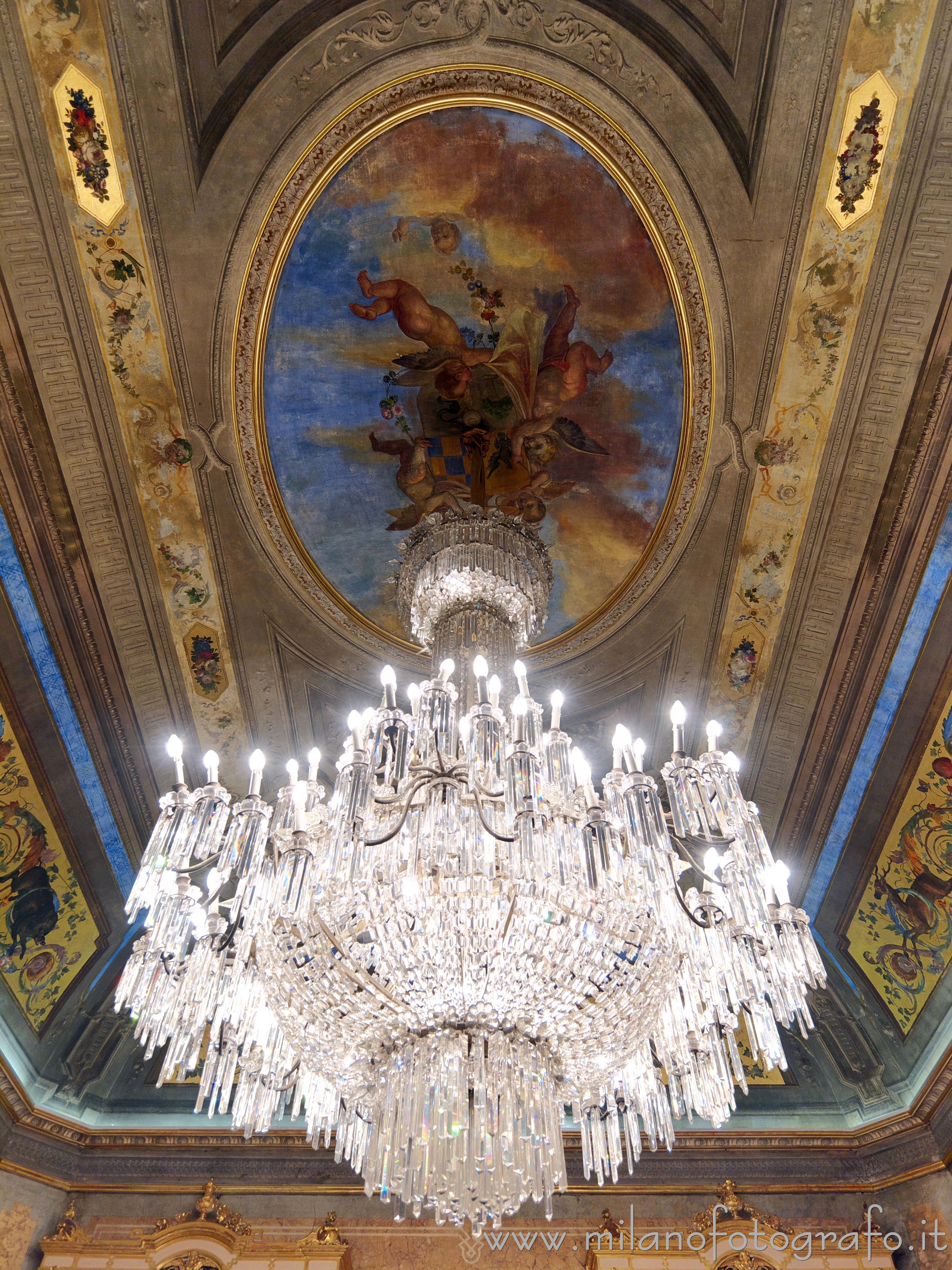 Milan (Italy): Chandelier and ceiling of  Beauharnais Hall in Serbelloni Palace - Milan (Italy)