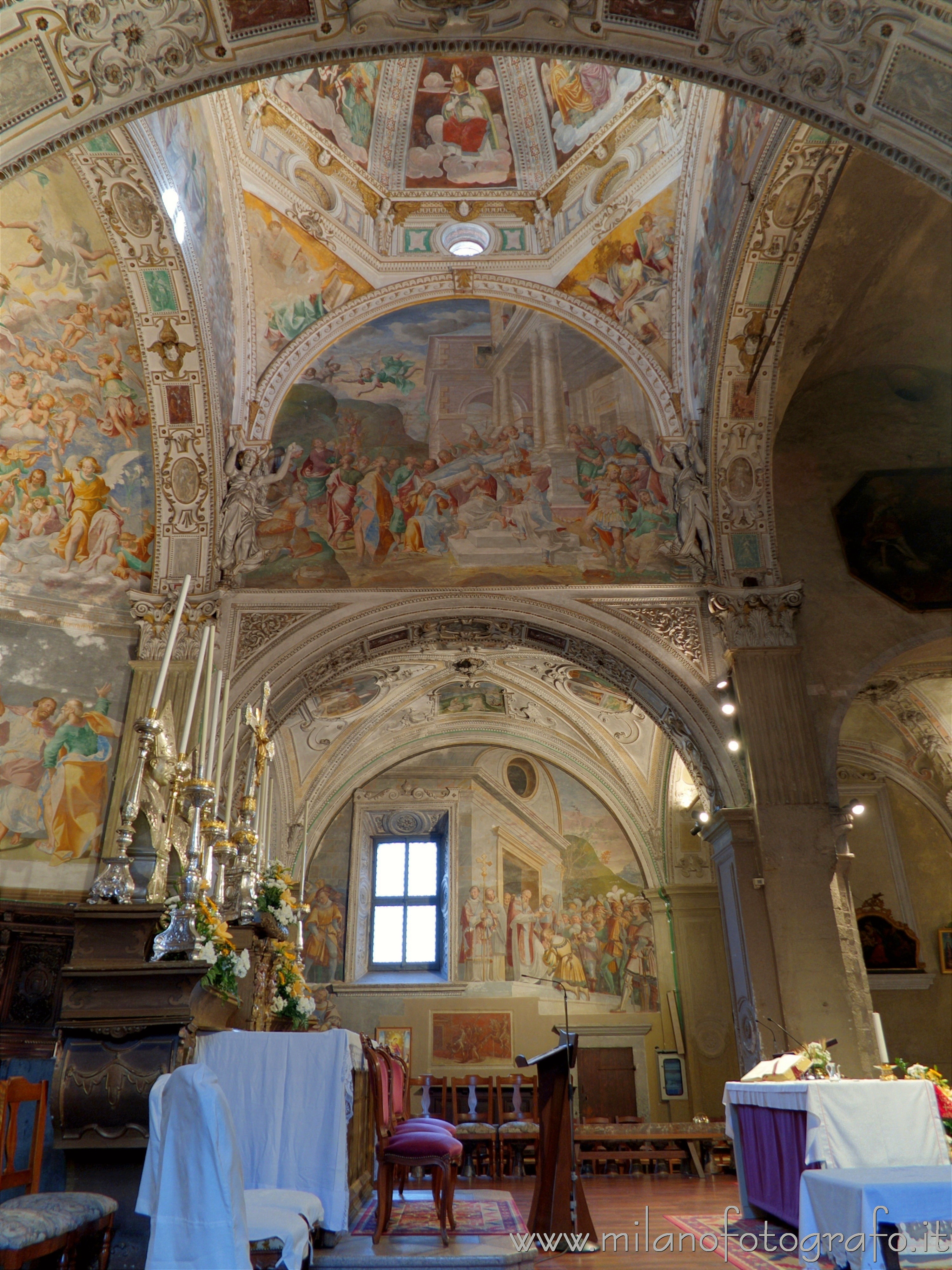 Pallanza frazione di Verbano-Cusio-Ossola (Verbano-Cusio-Ossola, Italy): Right side of the presbytery of the Church of the Madonna di Campagna - Pallanza frazione di Verbano-Cusio-Ossola (Verbano-Cusio-Ossola, Italy)