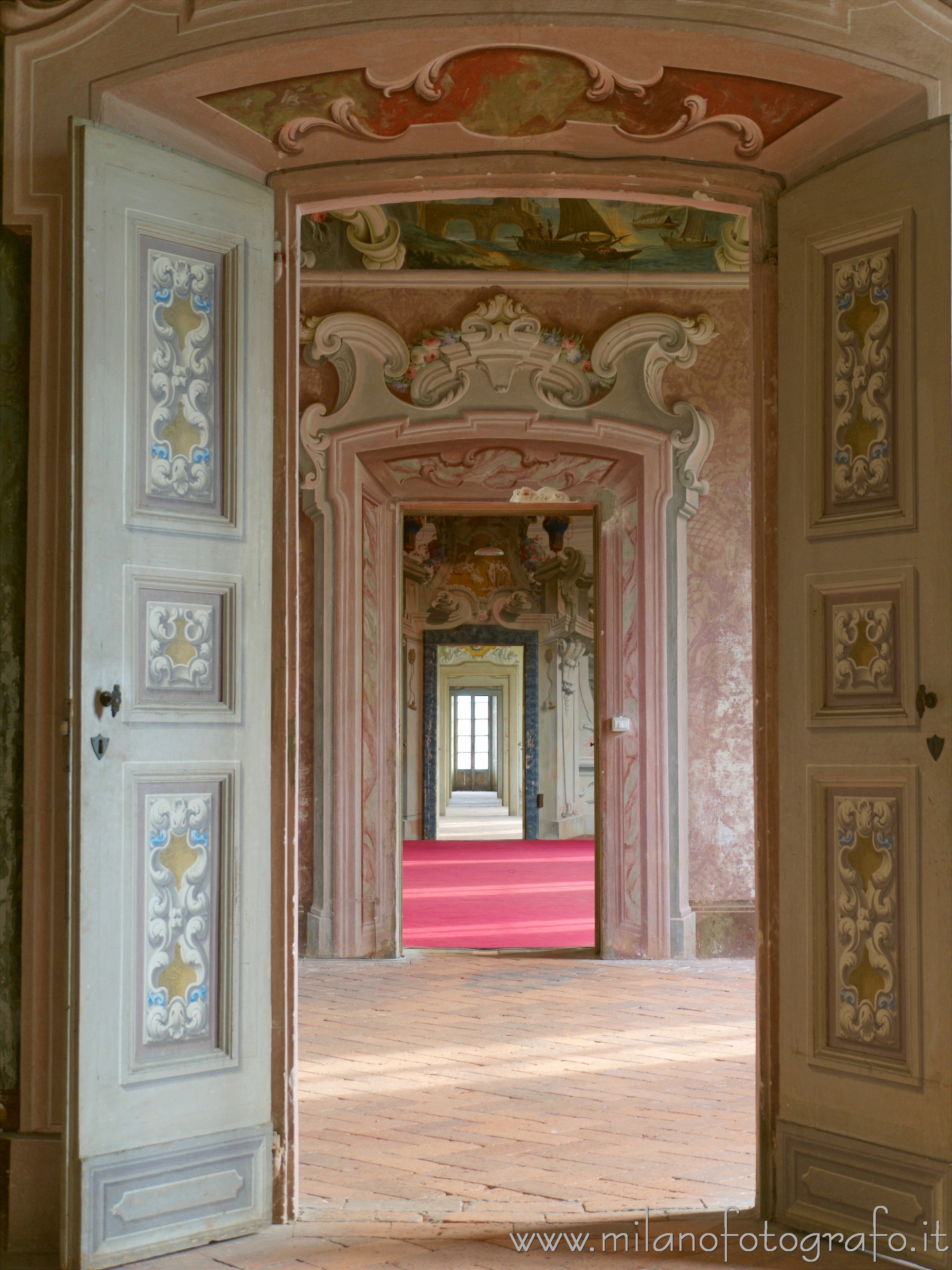Bollate (Milan, Italy): Doors in line inside Villa Arconati - Bollate (Milan, Italy)