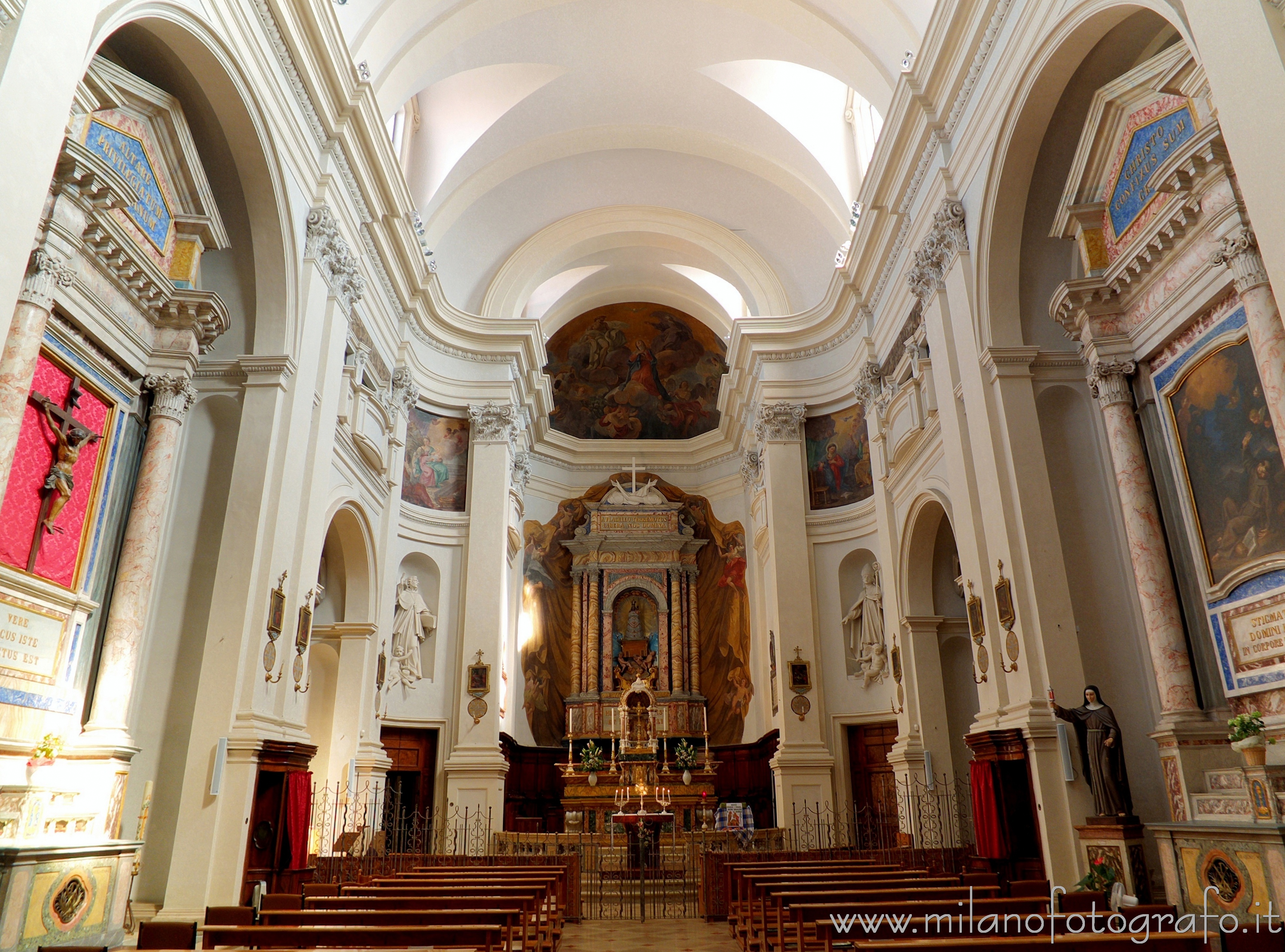 Rimini (Italy): Interior of the Church of San Bernardino - Rimini (Italy)