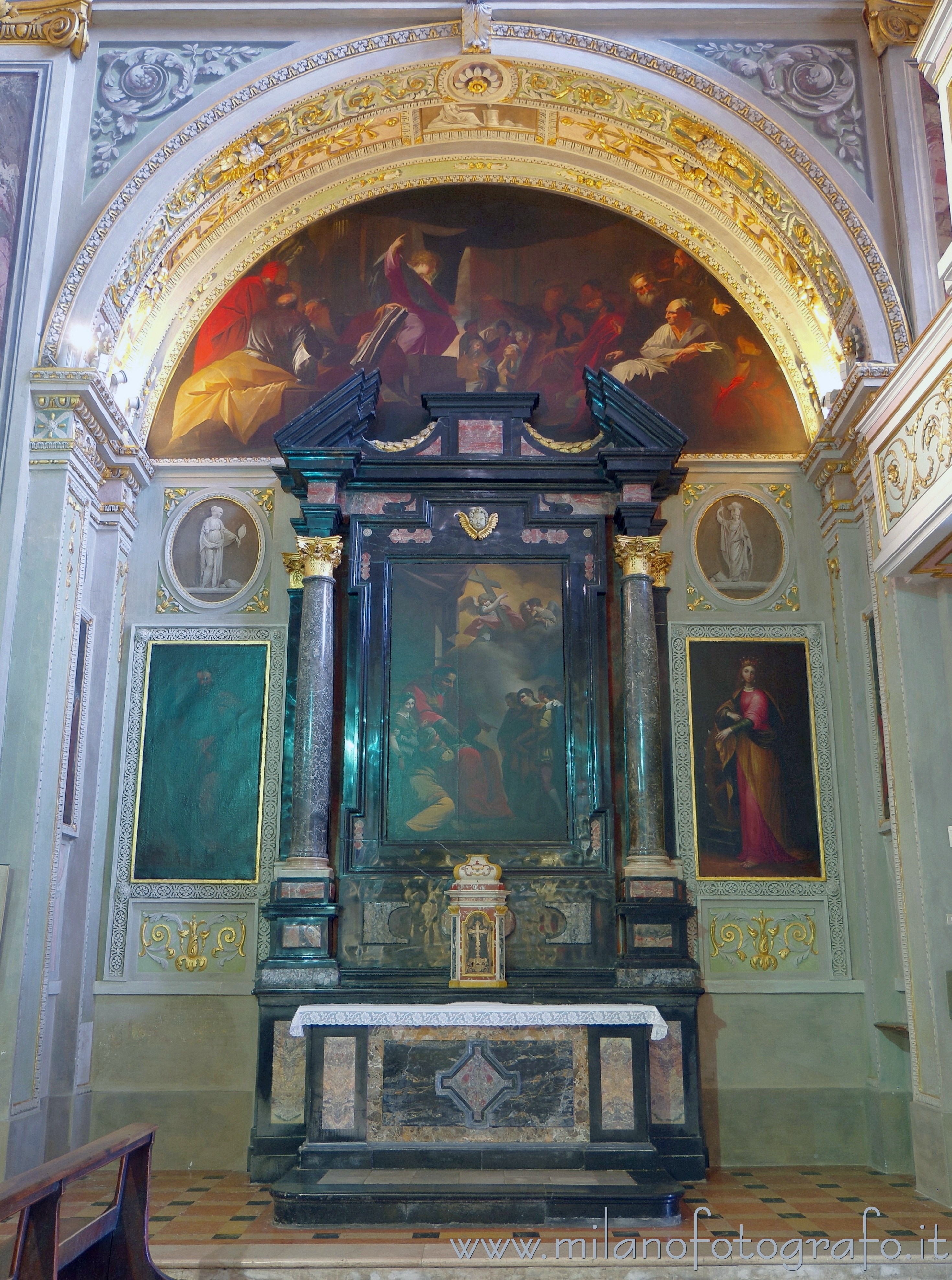 Romano di Lombardia (Bergamo, Italy): Altar of the Christian Doctrine  in the Basilica of San Defendente - Romano di Lombardia (Bergamo, Italy)