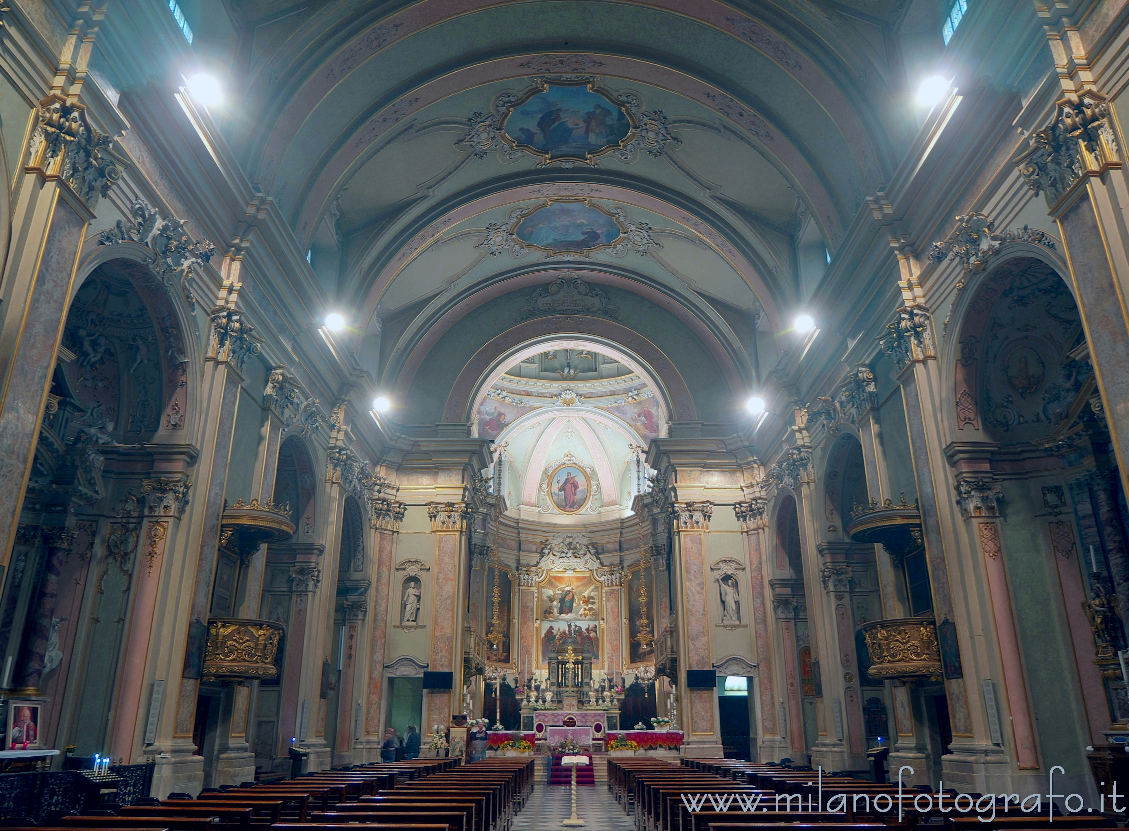 Romano di Lombardia (Bergamo, Italy): Interior of the Church of Santa Maria Assunta e San Giacomo Maggiore - Romano di Lombardia (Bergamo, Italy)