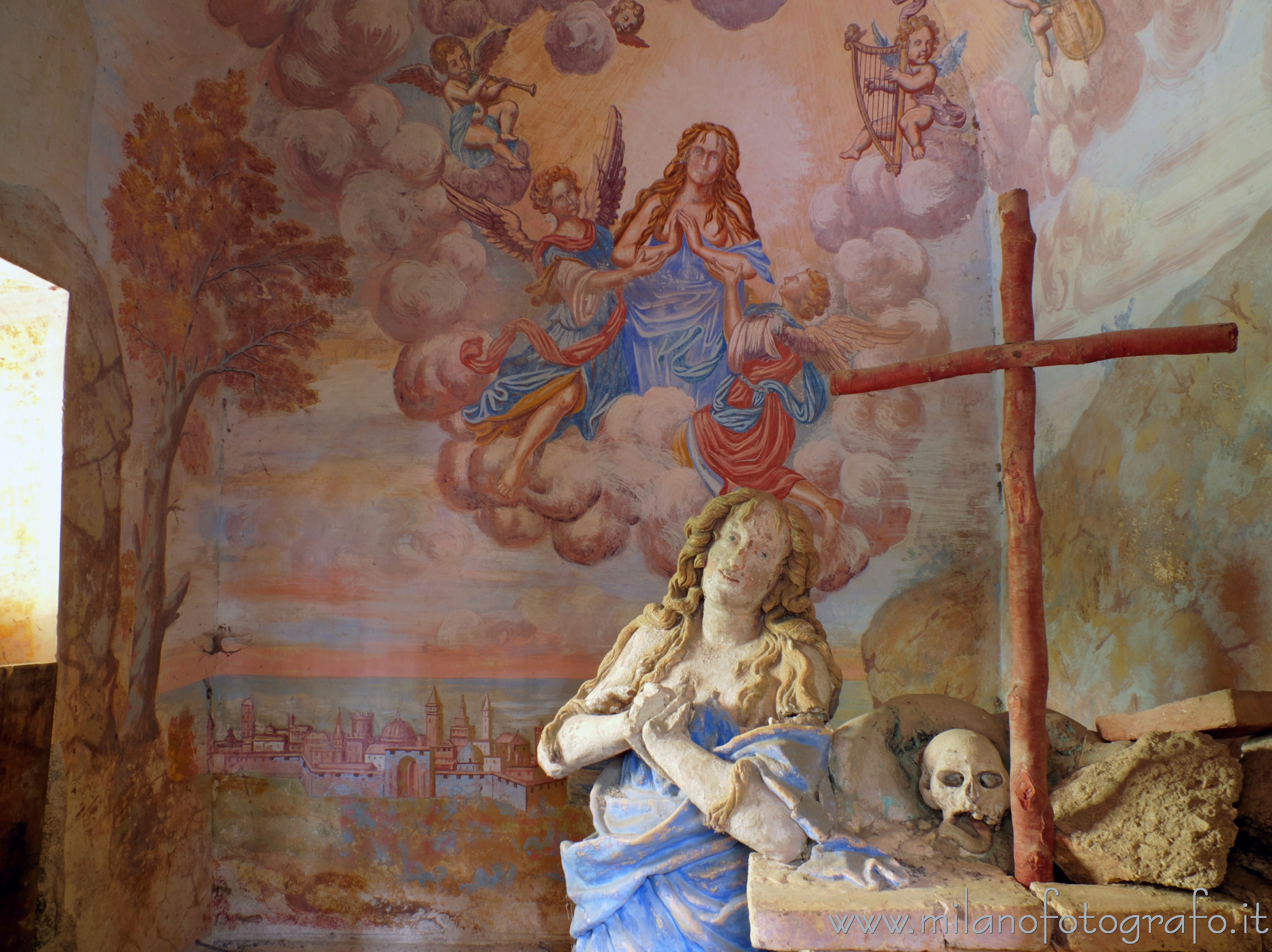 Campiglia Cervo (Biella): Interno della Cappella di Maria Maddalena del Sacro Monte di San Giovanni di Andorno - Campiglia Cervo (Biella)
