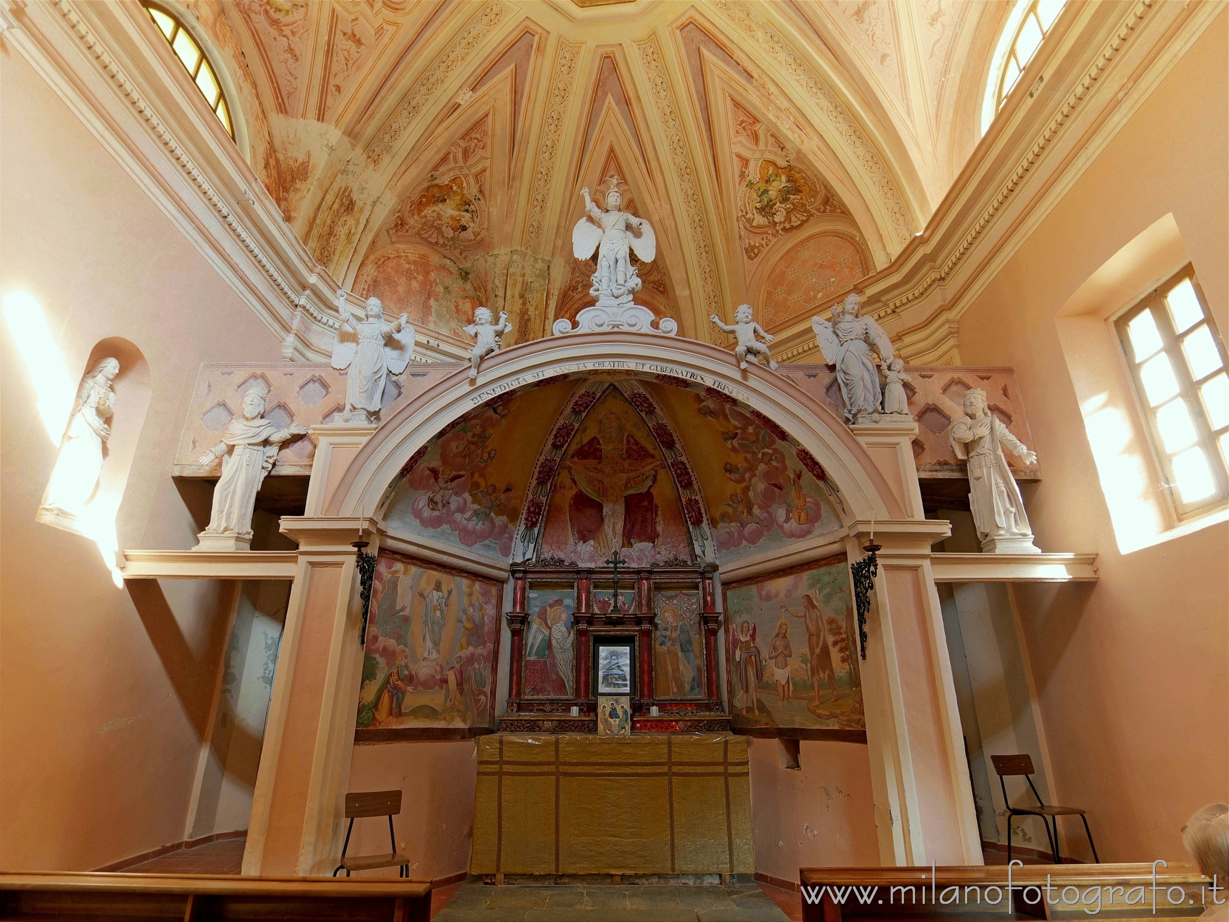 Sagliano Micca (Biella, Italy): Interior of the Oratory of the Most Holy Trinity - Sagliano Micca (Biella, Italy)