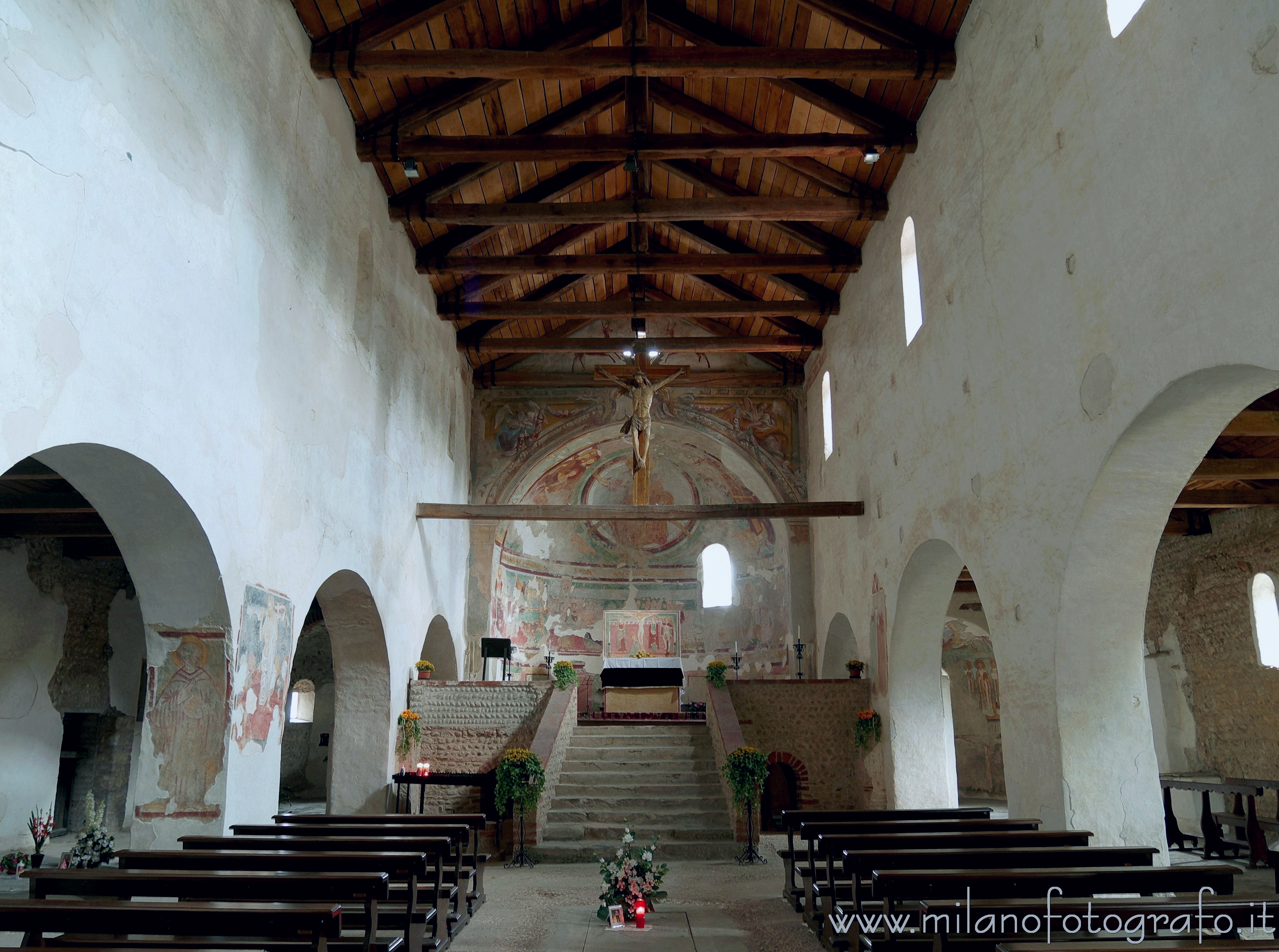 Oleggio (Novara): Interno della Chiesa di San Michele - Oleggio (Novara)