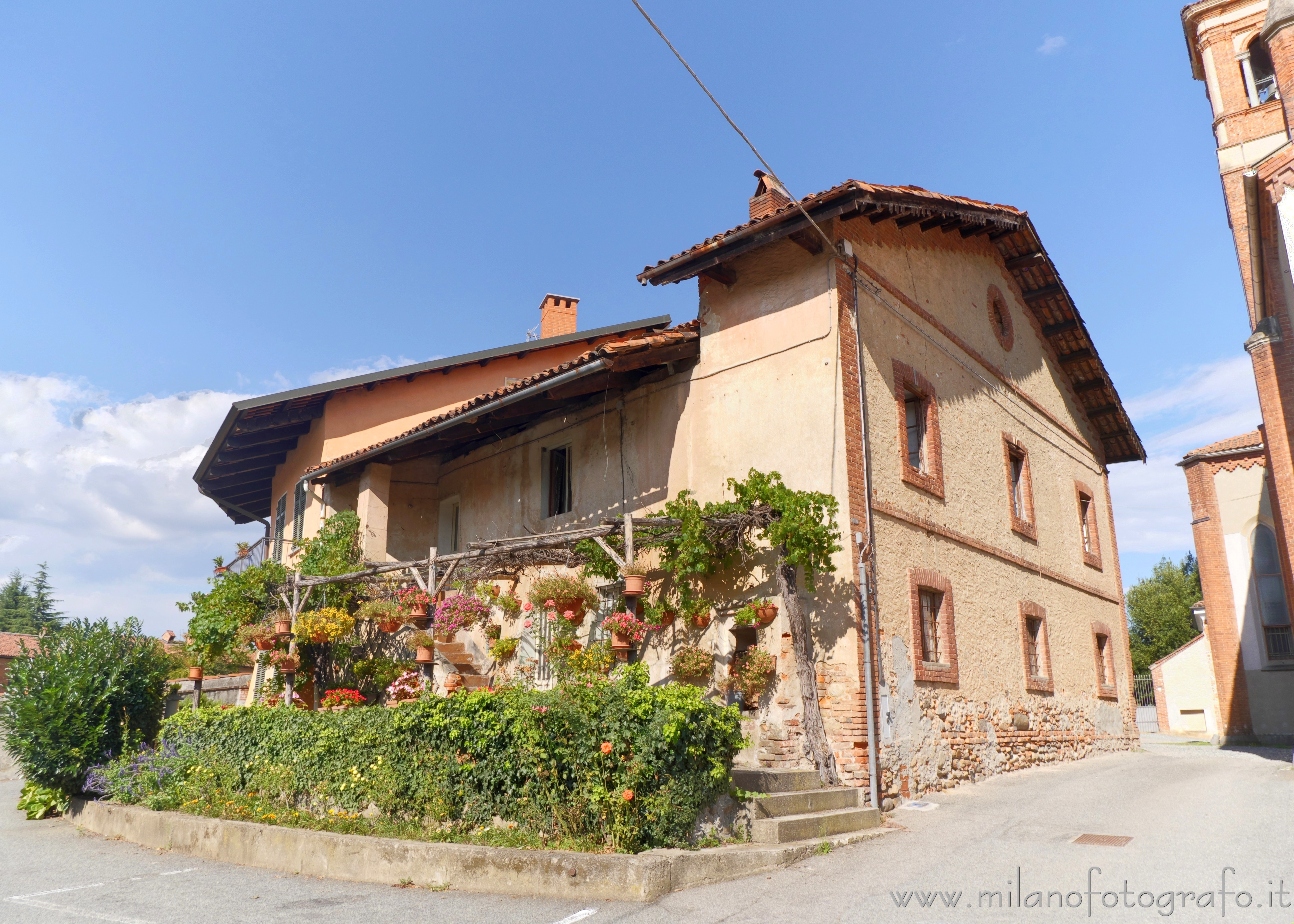 Sandigliano (Biella, Italy): Ancient house of the historic center of the town - Sandigliano (Biella, Italy)