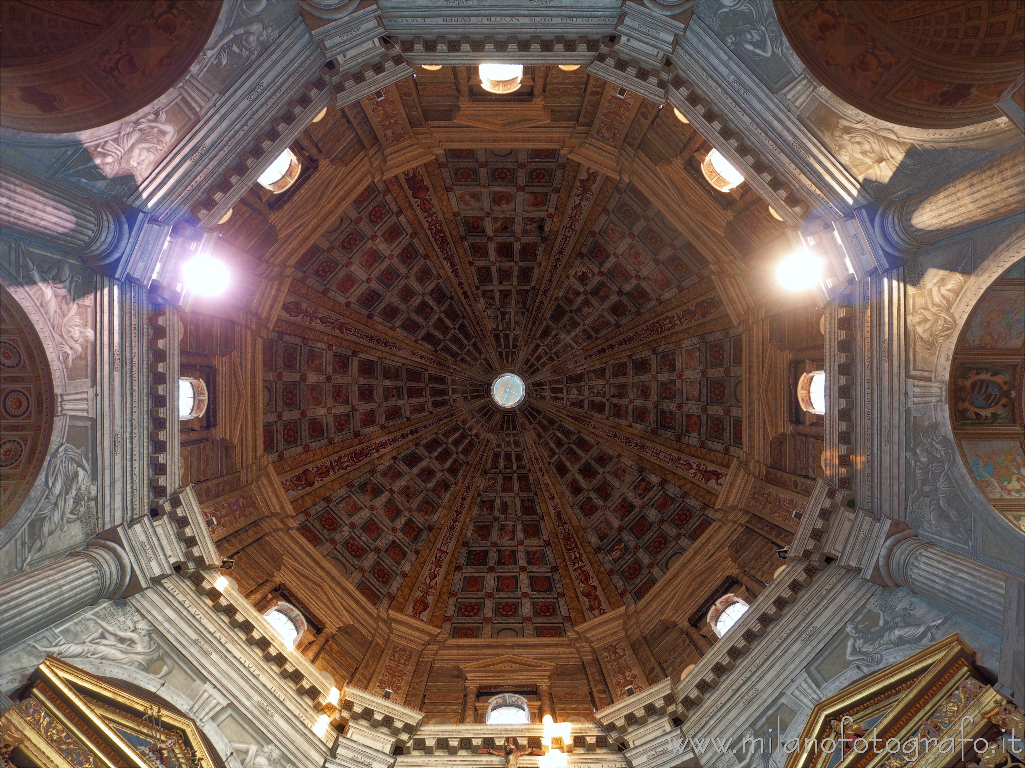 Milano: Interno della cupola della Chiesa di Santa Maria della Passione - Milano
