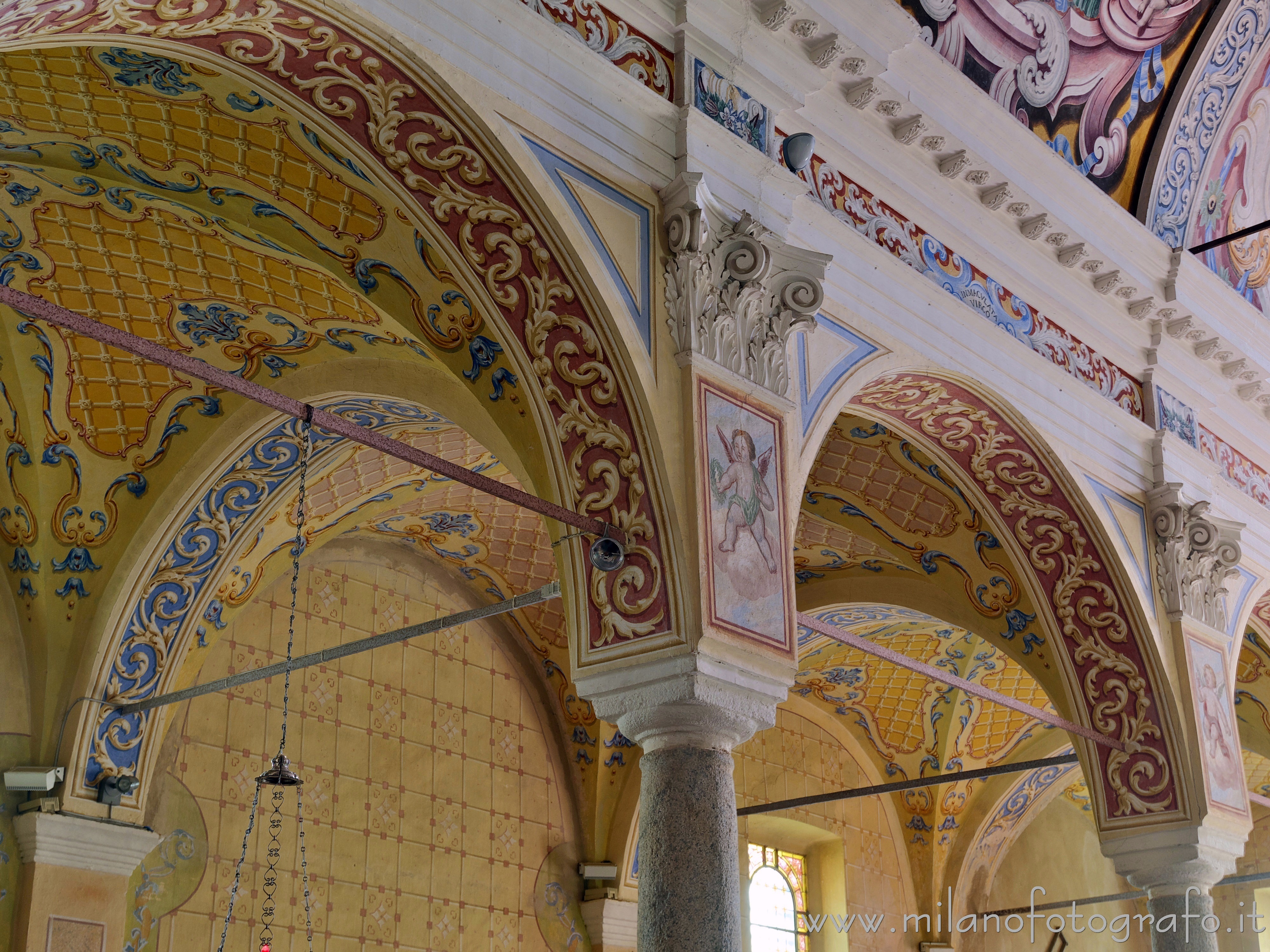 Trivero (Biella, Italy): Baroque decorations inside the Large Church of the Sanctuary of the Virgin of the Moorland - Trivero (Biella, Italy)