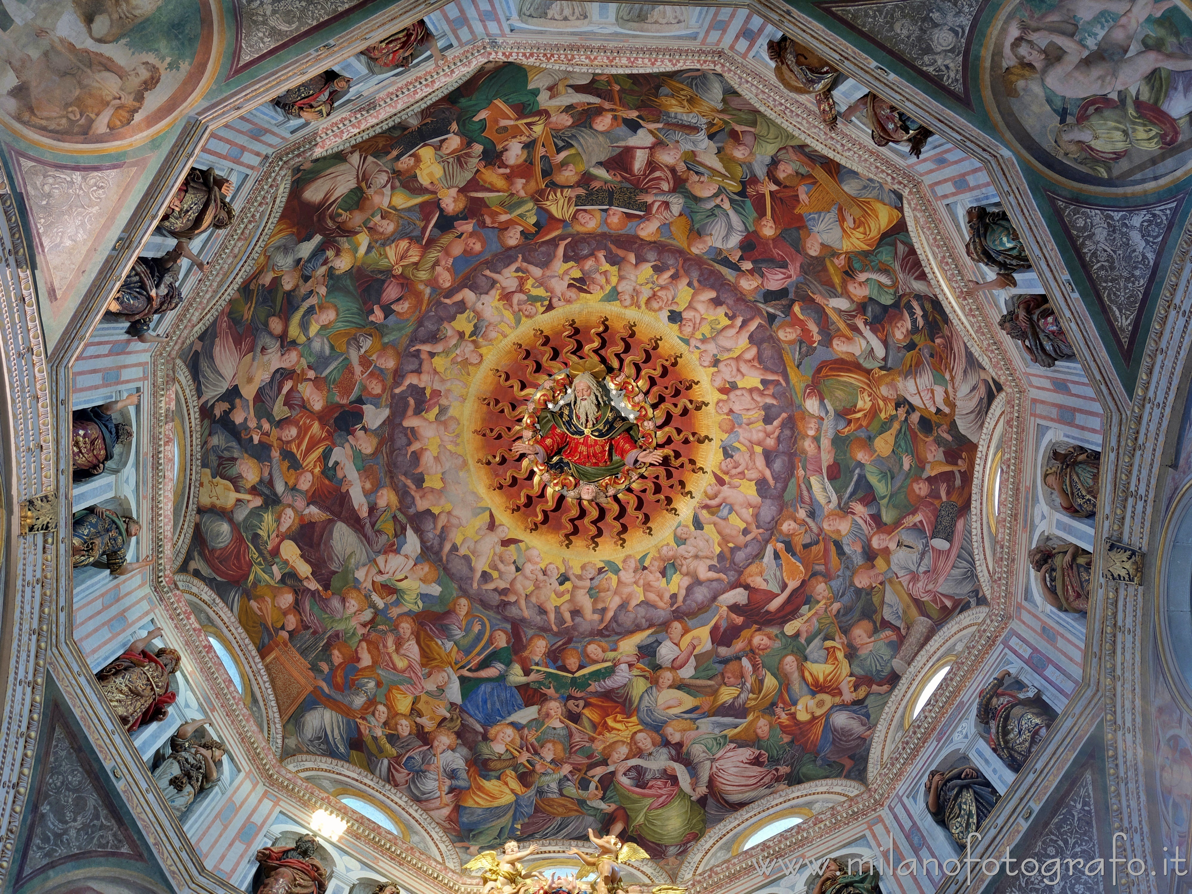 Saronno (Varese, Italy): Interior of the dome of the Sanctuary of the Blessed Virgin of the Miracles - Saronno (Varese, Italy)