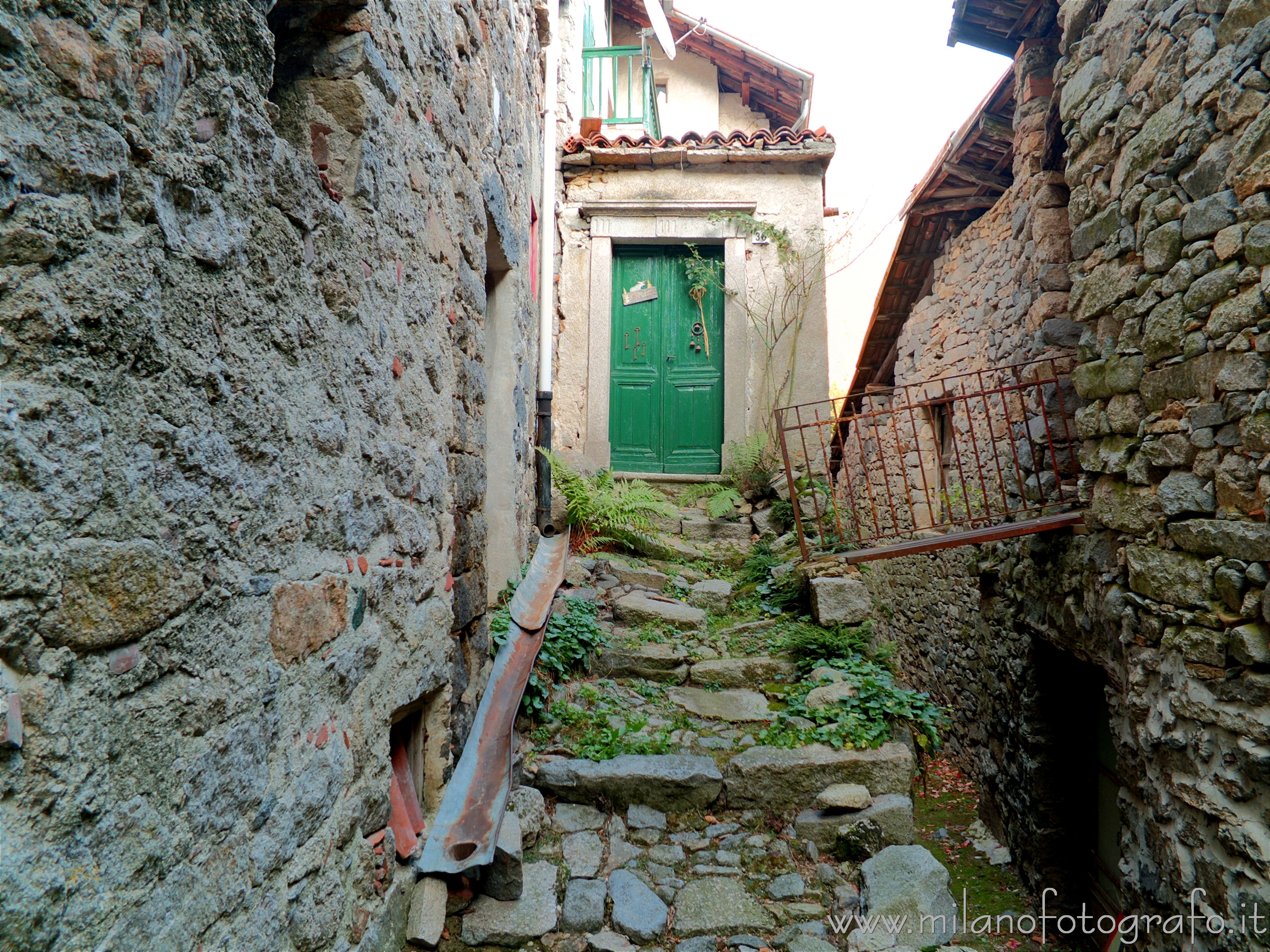 Campiglia Cervo (Biella, Italy): Entrance of an old house in the fraction Sassaia - Campiglia Cervo (Biella, Italy)