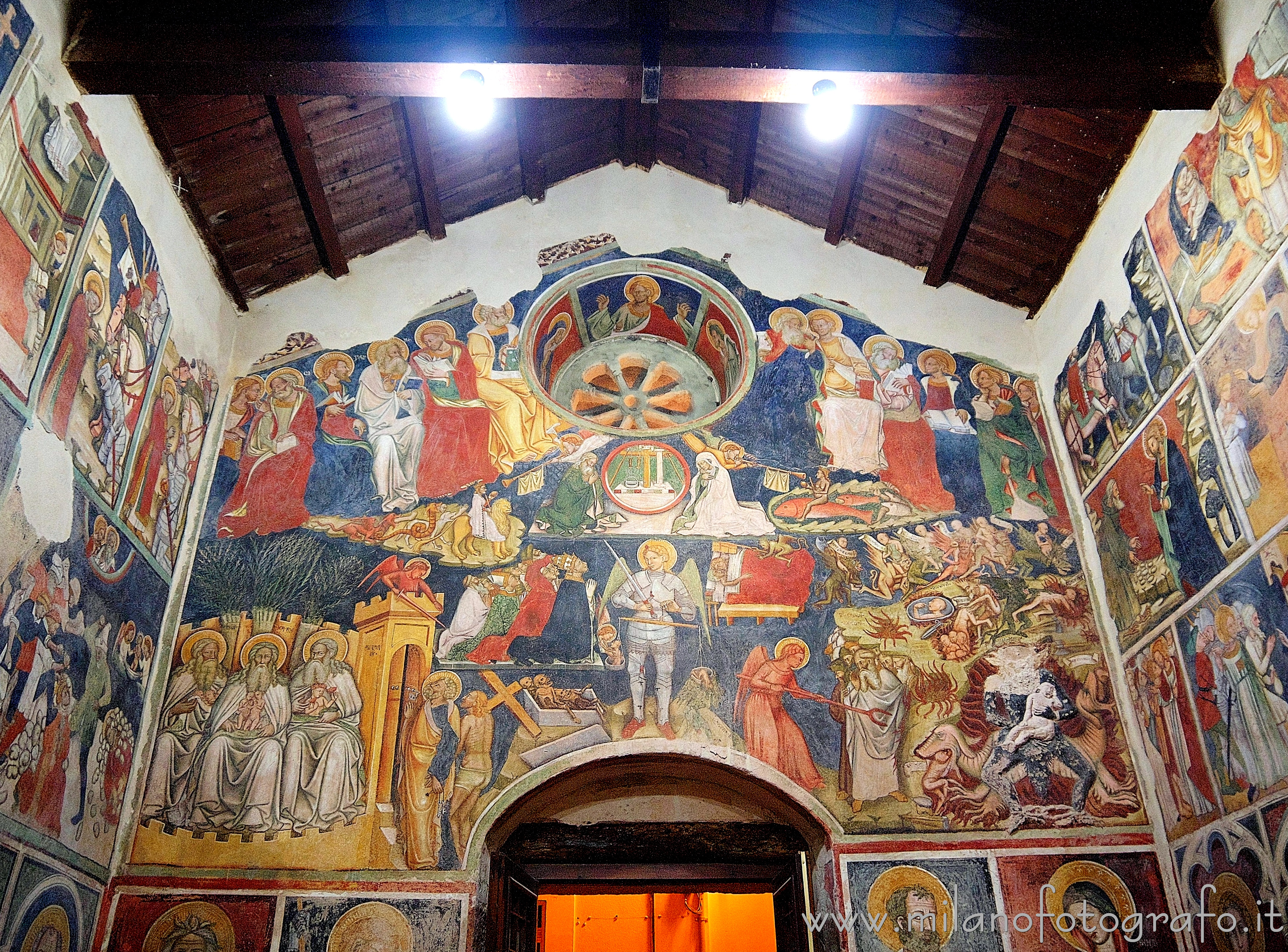 Soleto (Lecce, Italy): Counterfacade of the Church of Santo Stefano - Soleto (Lecce, Italy)