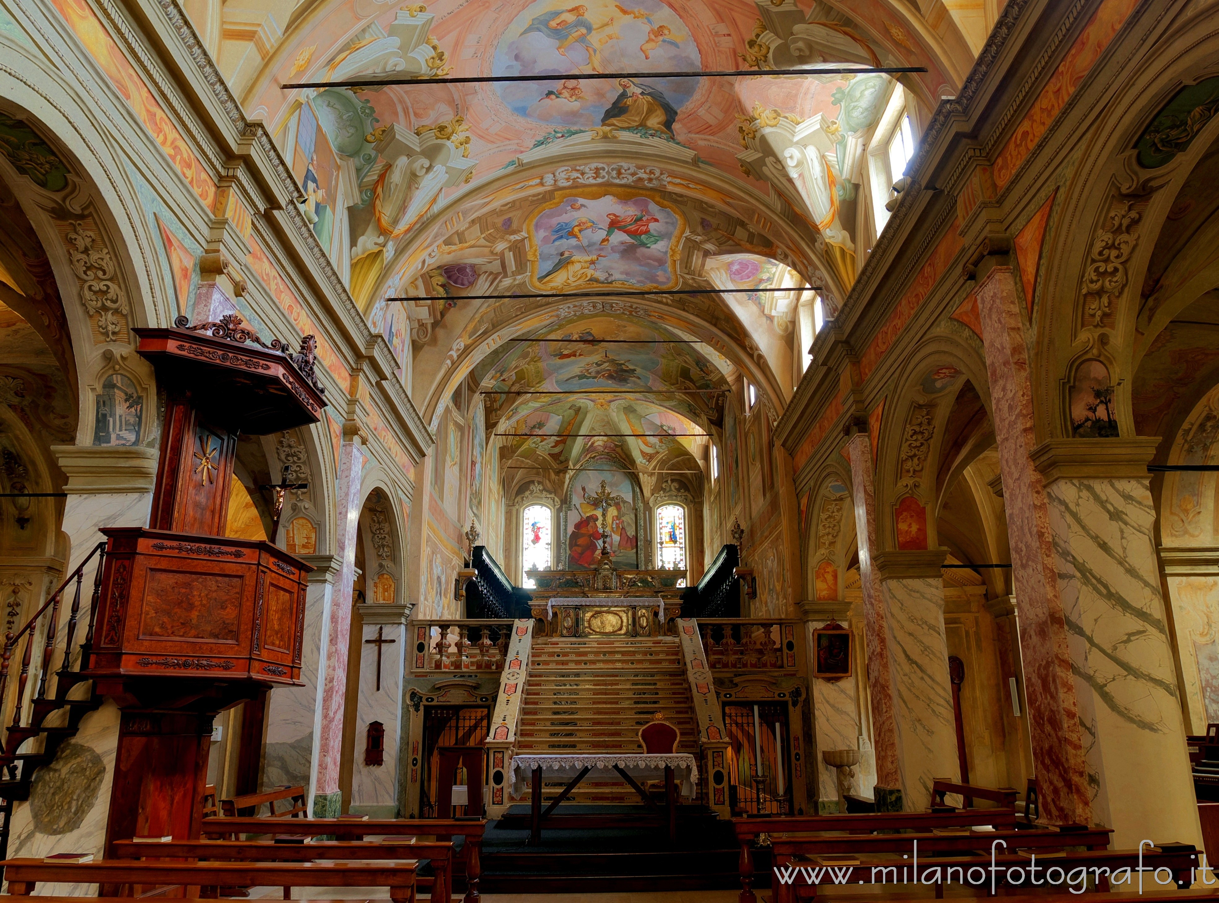Soncino (Cremona): Pulpito e presbiterio della Chiesa di San Giacomo - Soncino (Cremona)